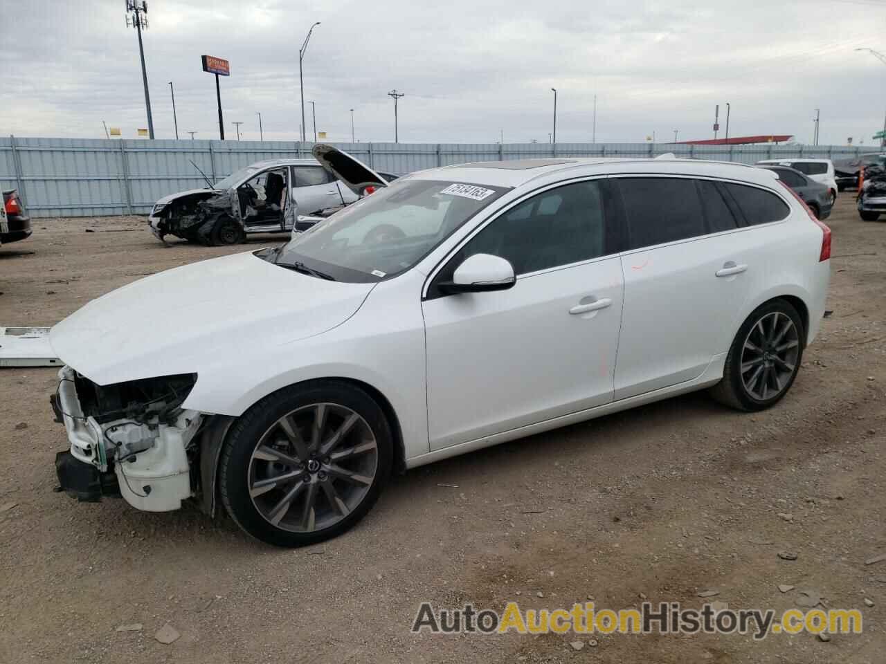 VOLVO V60 PLATINUM, YV140MEM8F1252726