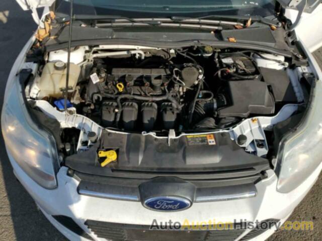 FORD FOCUS SE, 1FADP3K26DL237227