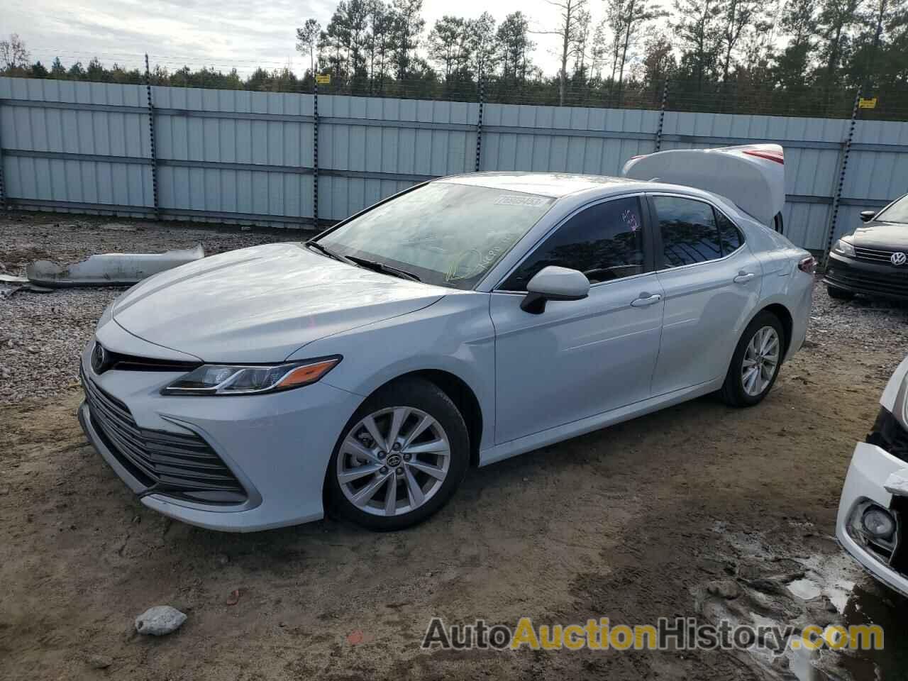 TOYOTA CAMRY LE, 4T1C11AK6NU066077