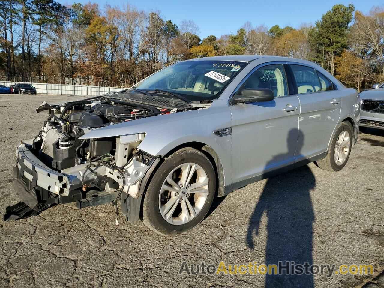 FORD TAURUS SE, 1FAHP2D84JG138407