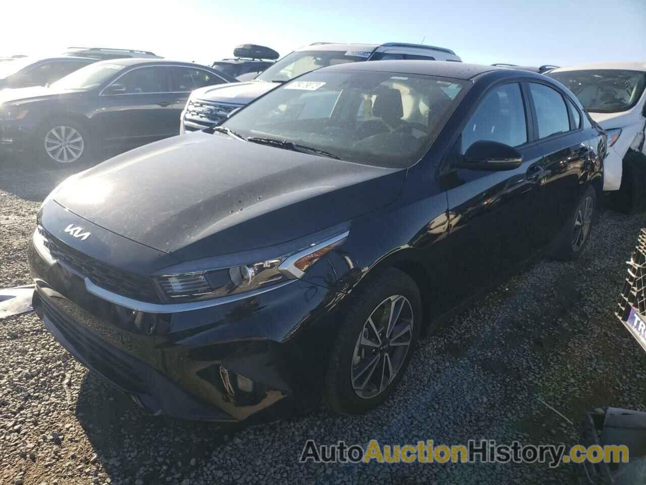 KIA FORTE LX, 3KPF24AD4PE624463