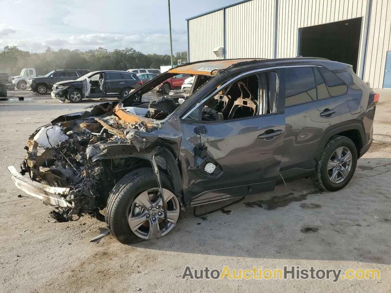 TOYOTA RAV4 XLE, 2T3W1RFV4PC247818