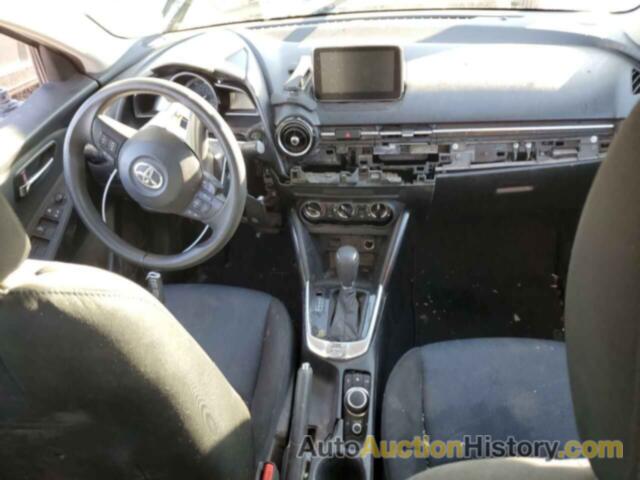 TOYOTA YARIS, 3MYDLBYV1JY317038