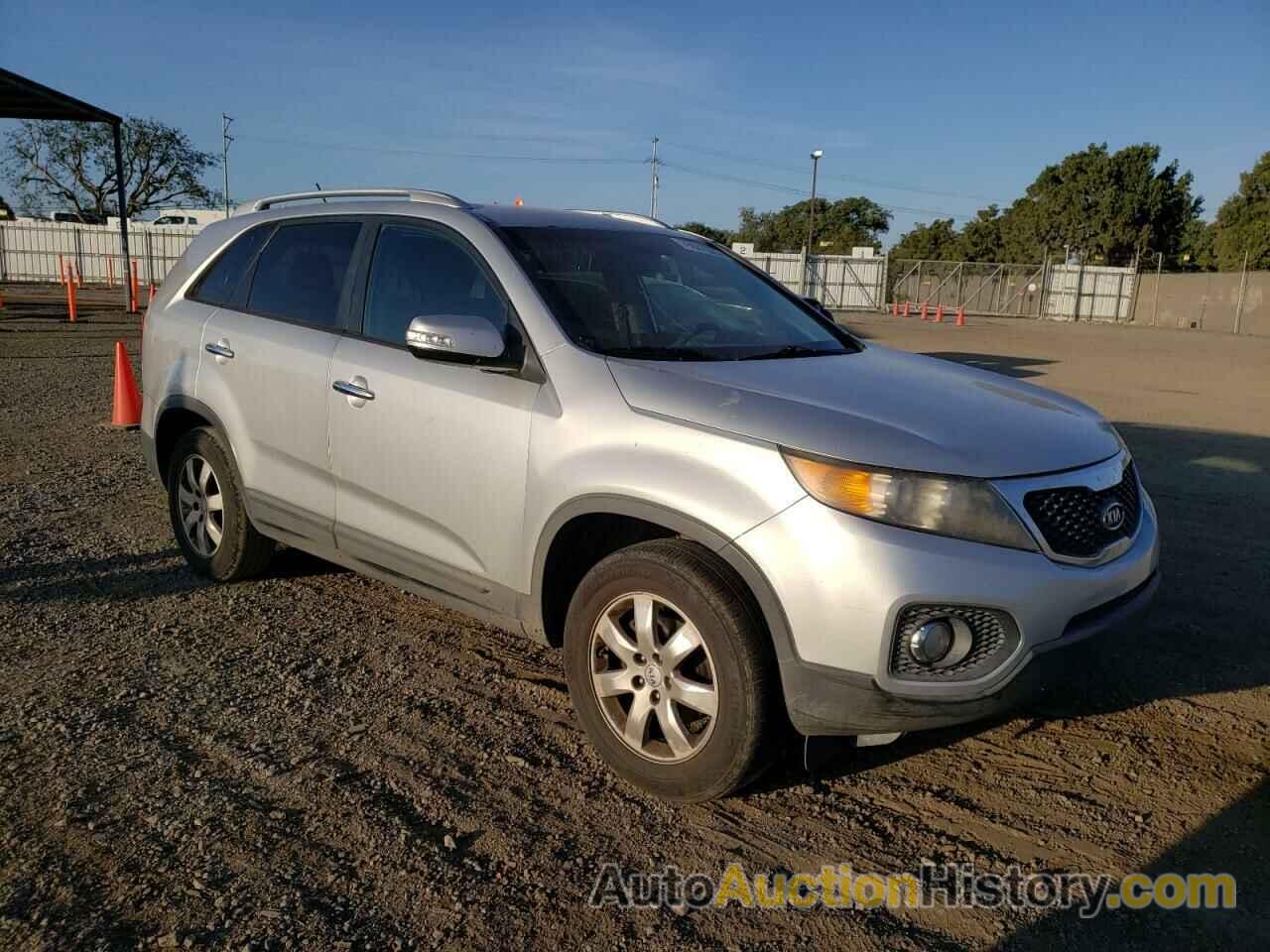 KIA SORENTO BASE, 5XYKT4A61CG209661