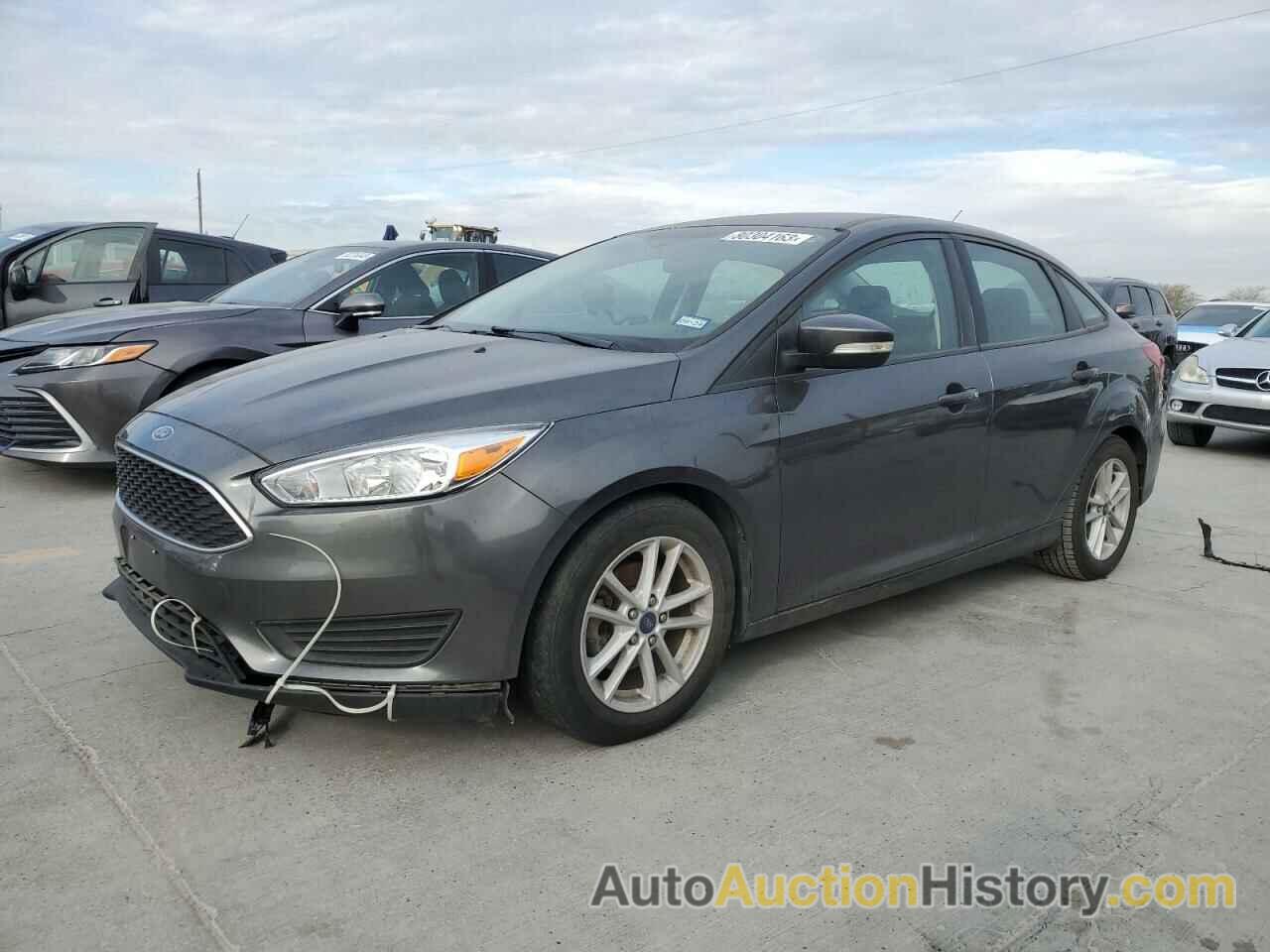 FORD FOCUS SE, 1FADP3F20HL256288