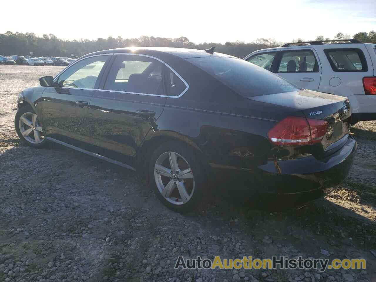 VOLKSWAGEN PASSAT SE, 1VWBT7A39FC051325