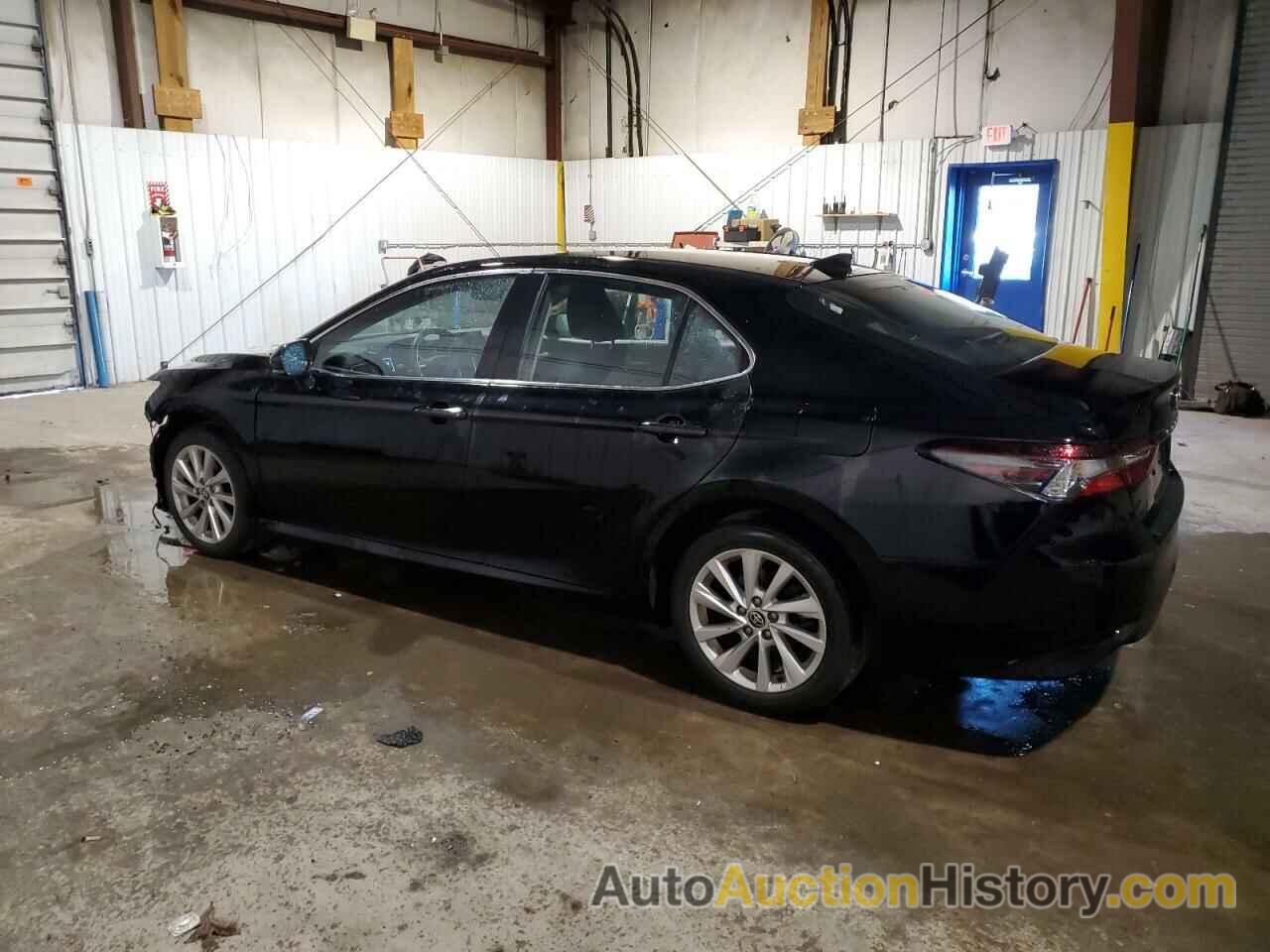TOYOTA CAMRY LE, 4T1R11AKXMU575226