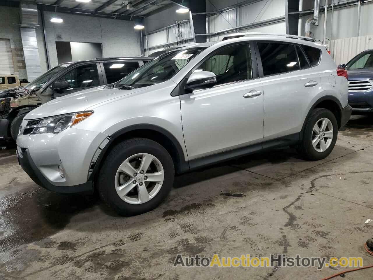 TOYOTA RAV4 XLE, JTMRFREV5DD043648