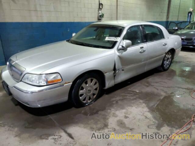 LINCOLN TOWNCAR CARTIER, 1LNHM83W03Y633041