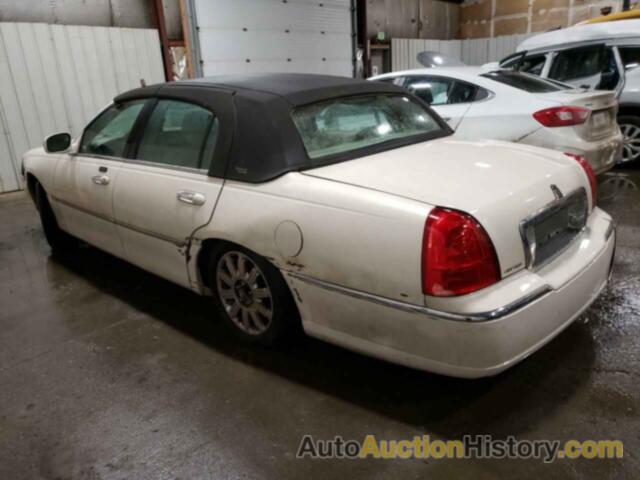 LINCOLN TOWNCAR SIGNATURE LIMITED, 1LNHM82W37Y609016