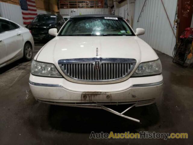 LINCOLN TOWNCAR SIGNATURE LIMITED, 1LNHM82W37Y609016