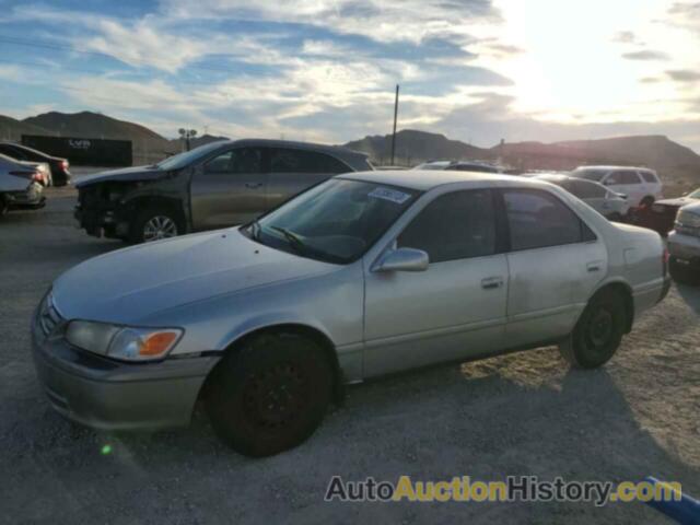 TOYOTA CAMRY LE, JT2BF28K4Y0253884