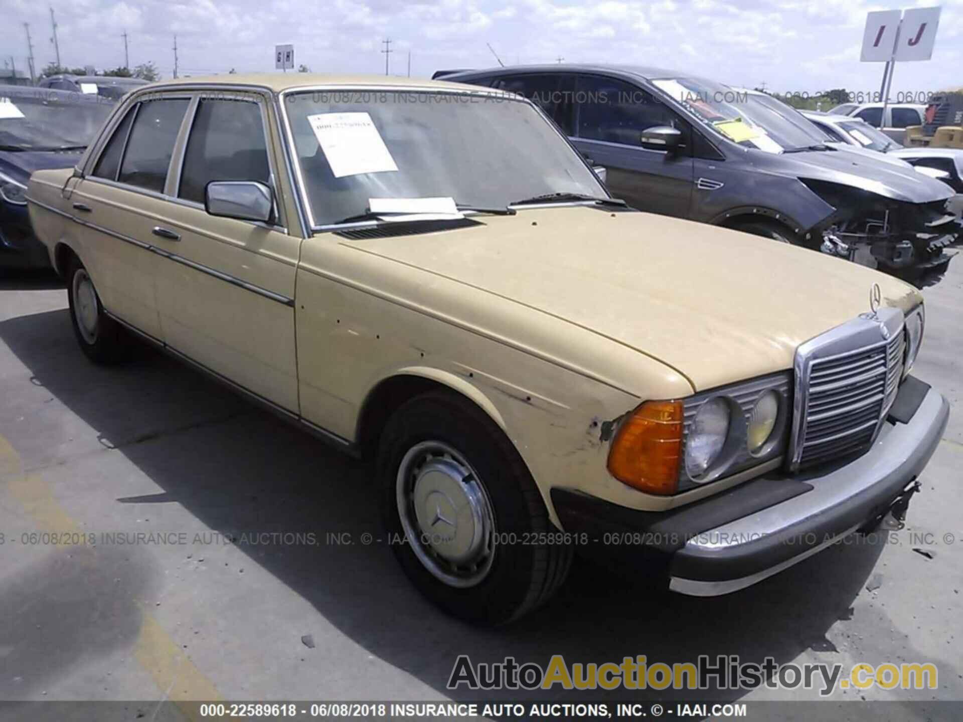 MERCEDES-BENZ 240 D, WDBAB23A4CB291446