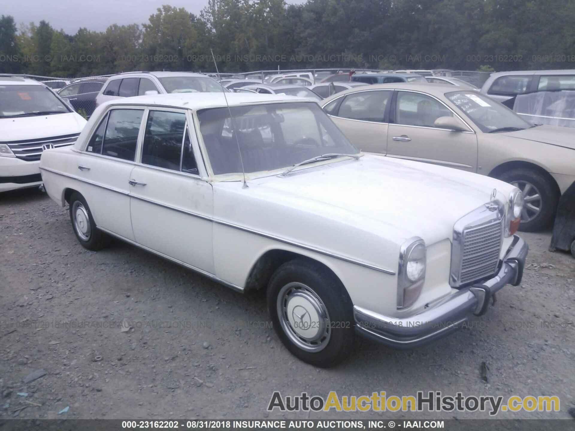 1972 MERCEDES-BENZ 230, 1401112007390