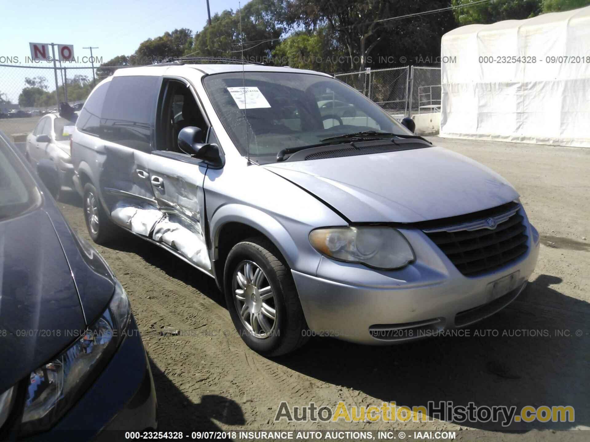 2005 CHRYSLER TOWN and COUN, 2C4GP54L65R157153