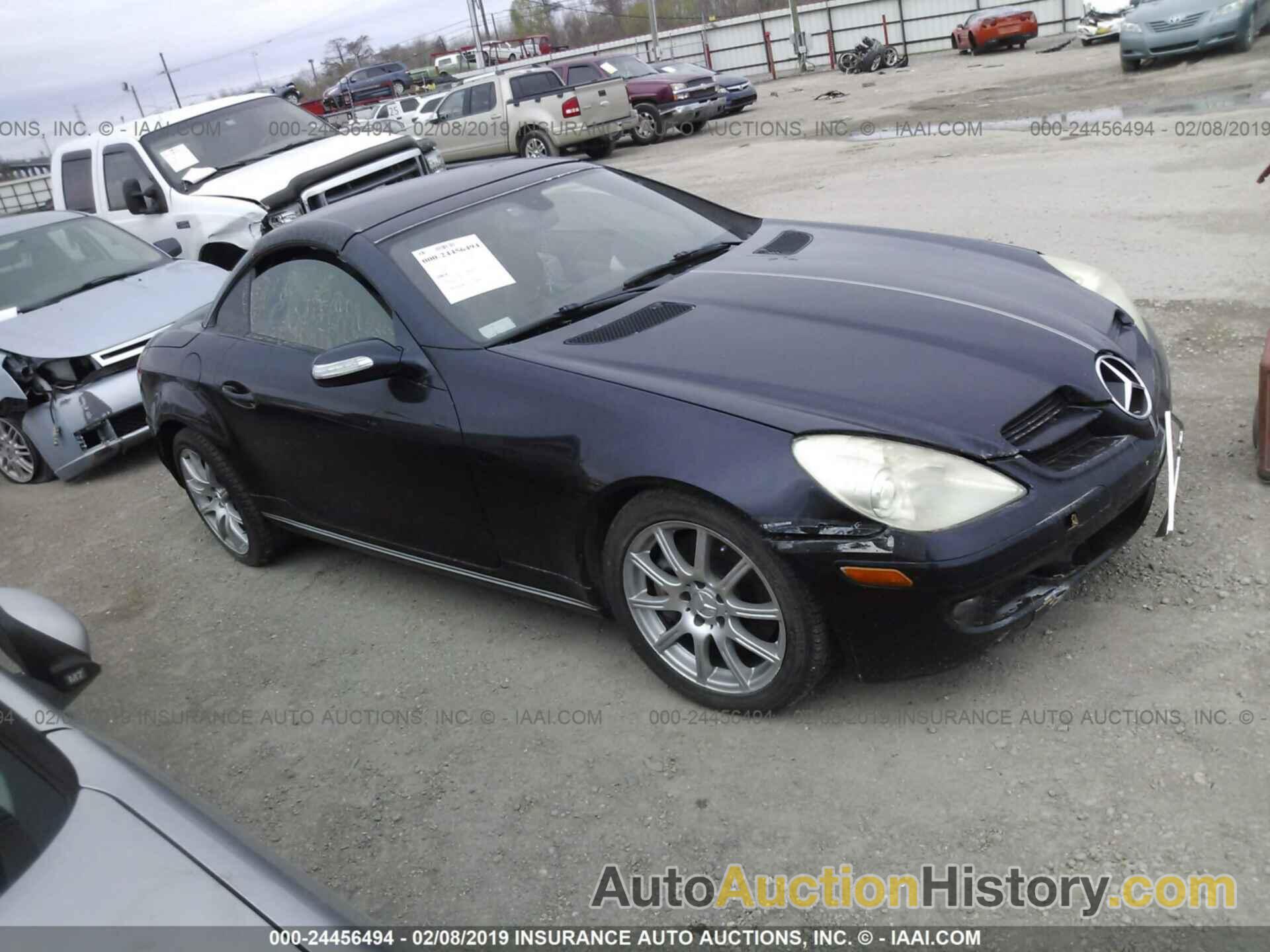 2005 MERCEDES-BENZ SLK, WDBWK56F45F034815