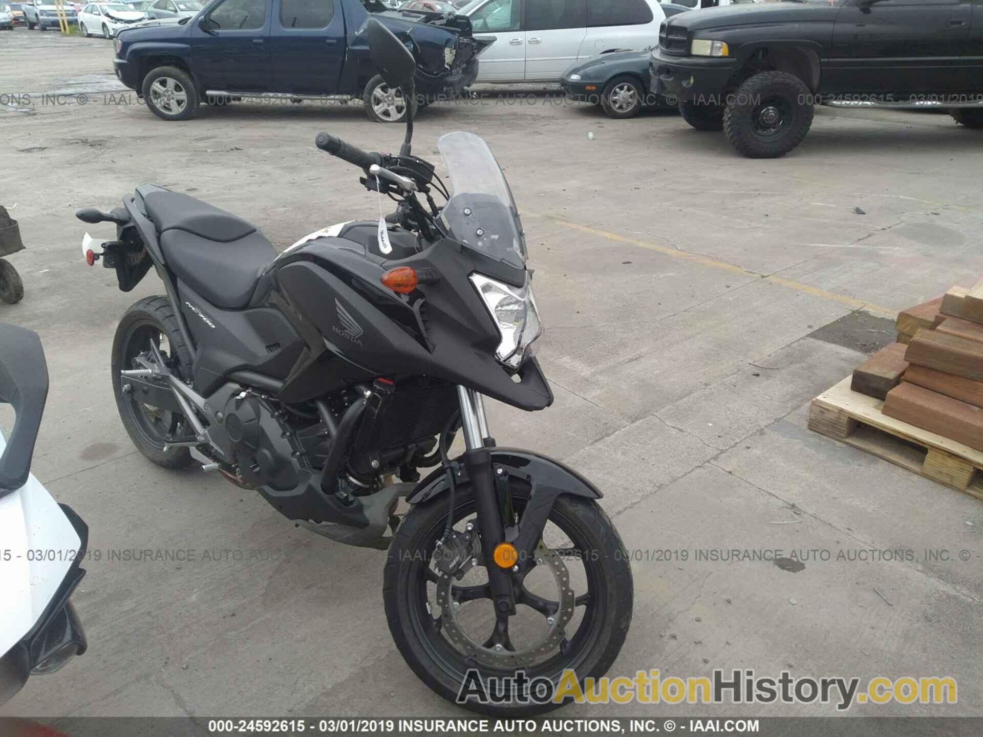 HONDA NC700X, JH2RC6357FK300096