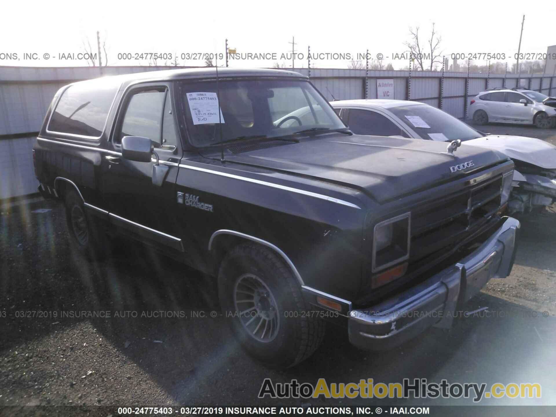 DODGE RAMCHARGER AD-100, 1B4GD12T4FS652338