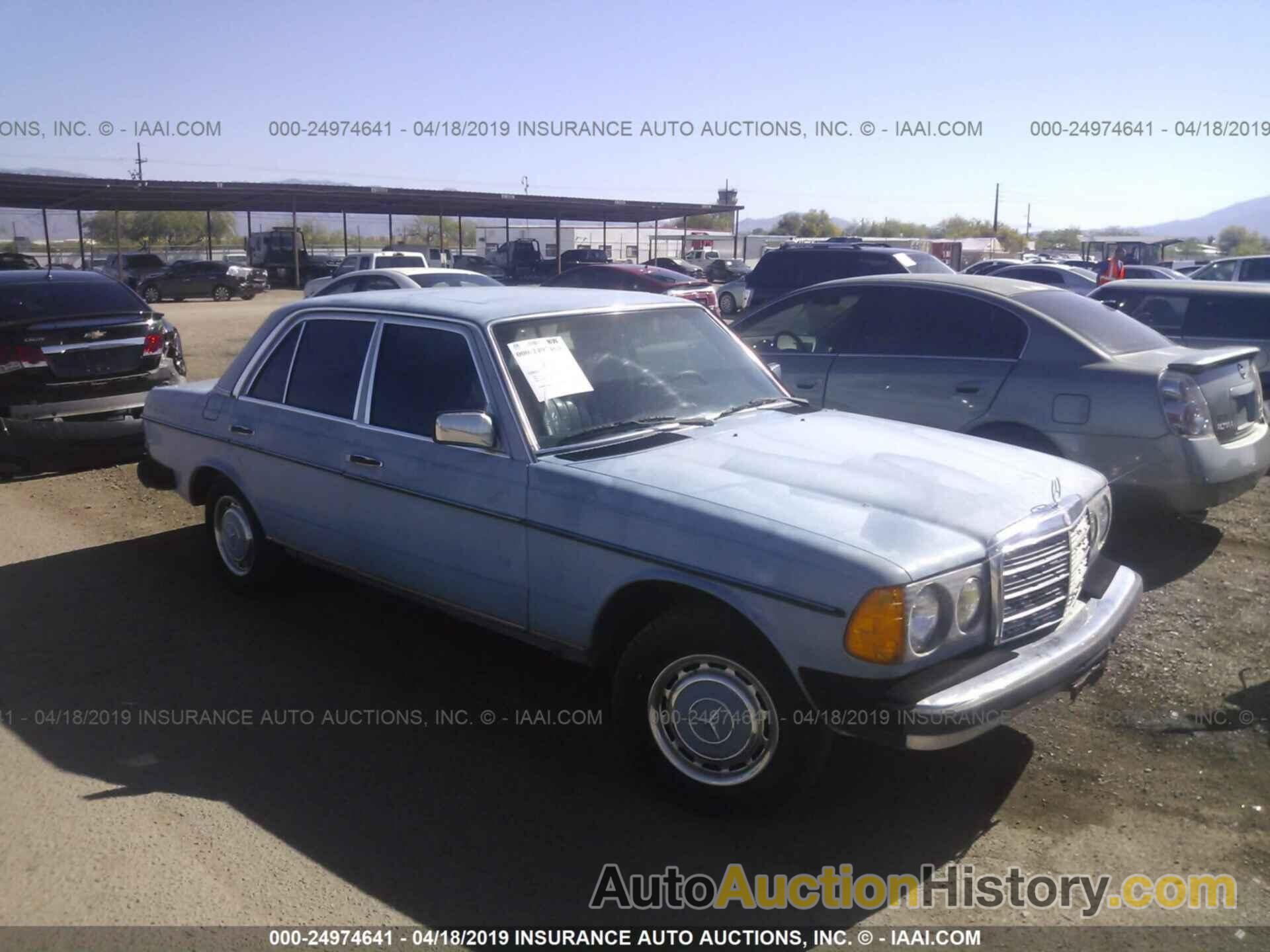 MERCEDES-BENZ 240 D, WDBAB23A5CB341609