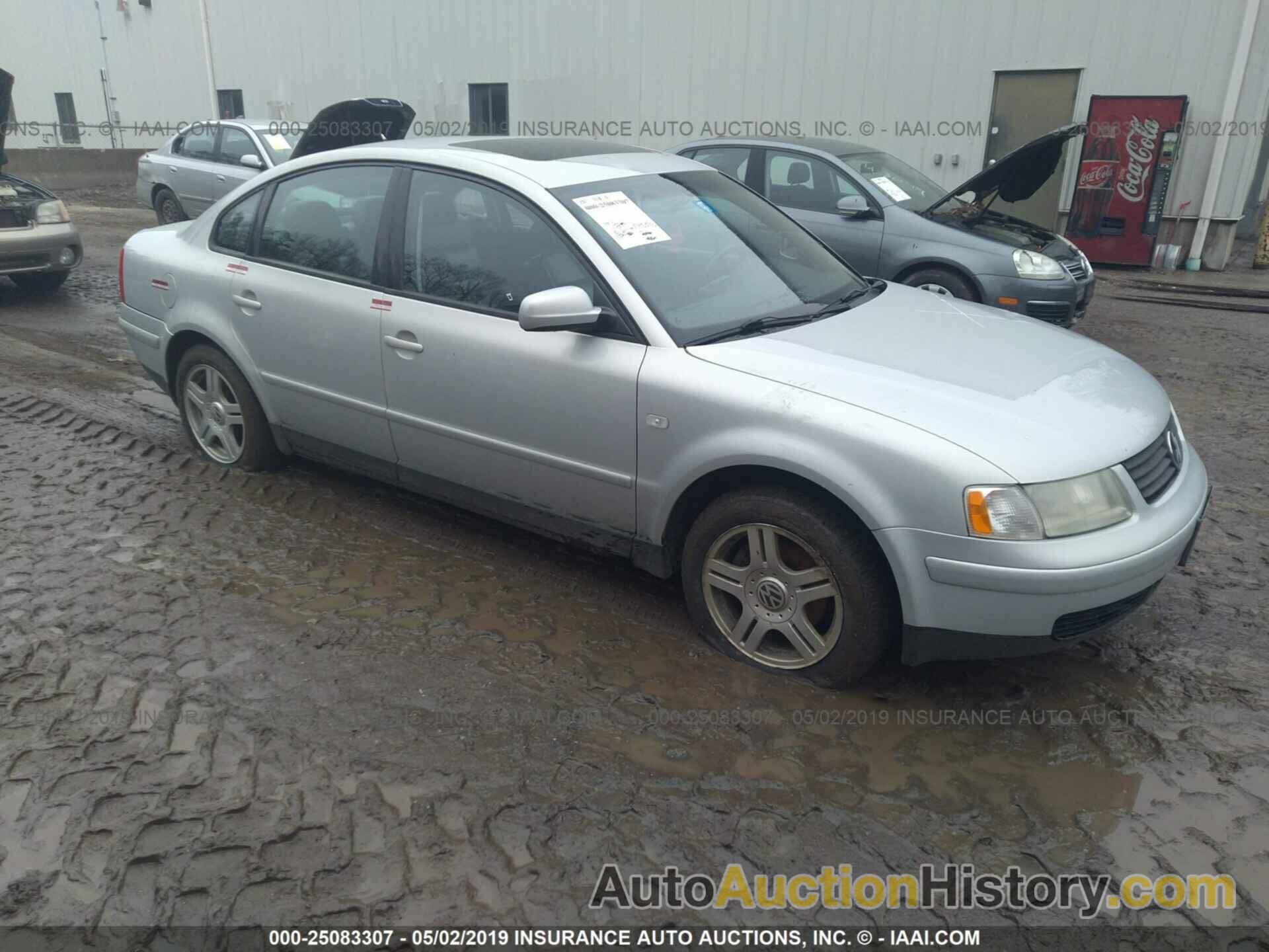 VOLKSWAGEN PASSAT GLX 4MOTION, WVWUH23BXYE317771