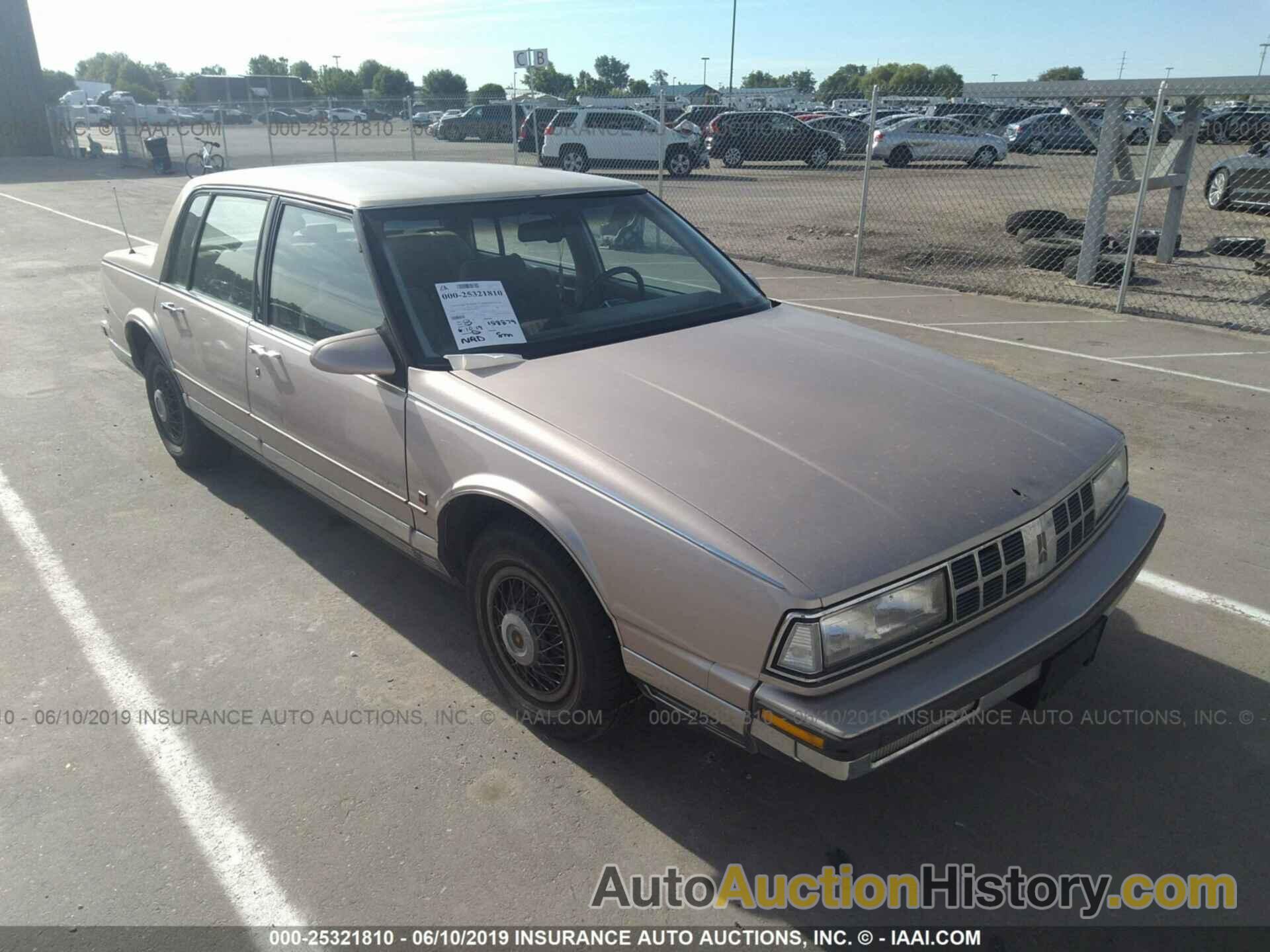 OLDSMOBILE 98 REGENCY BROUGHAM, 1G3CW54C3K1319872