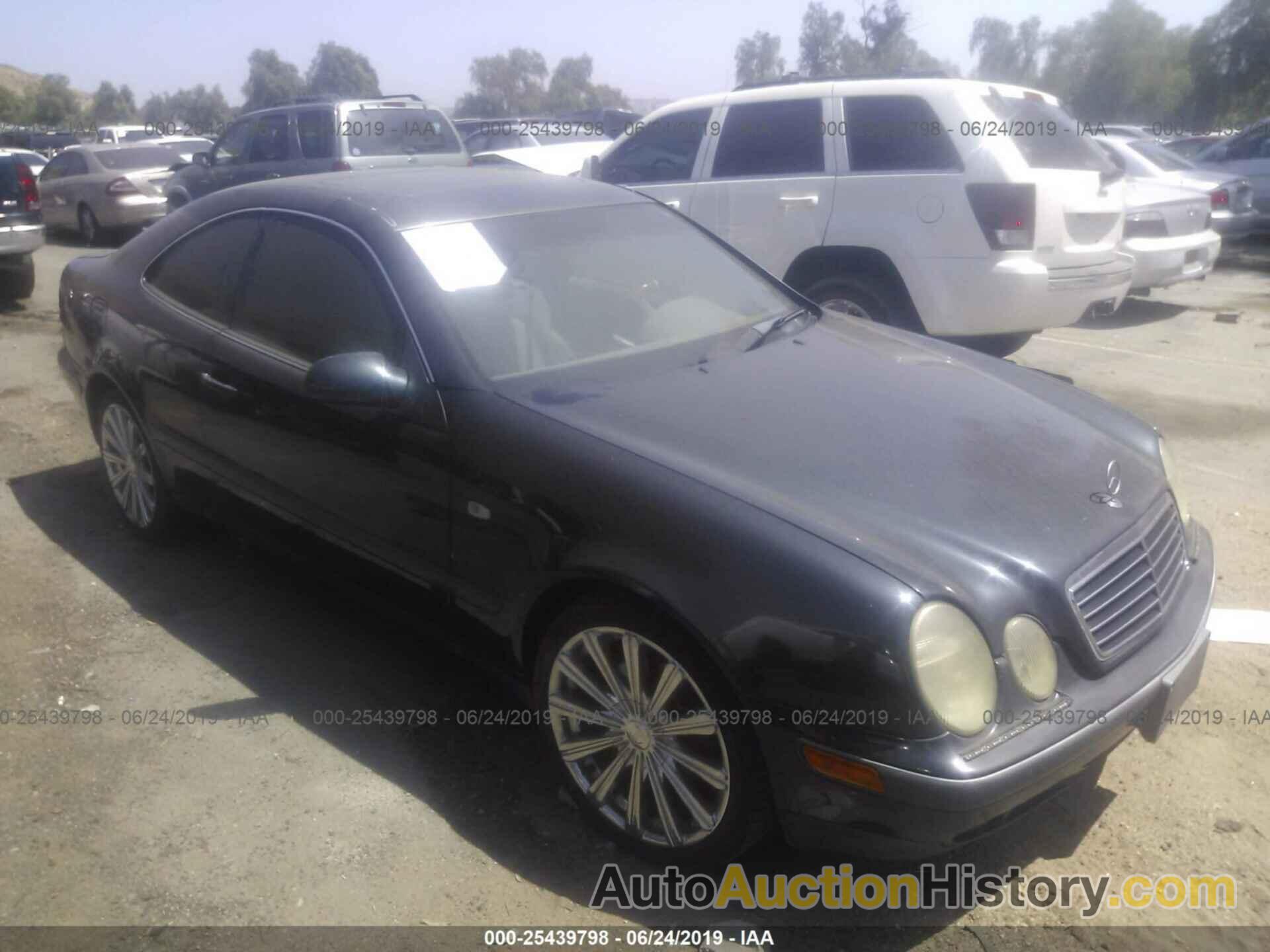 MERCEDES-BENZ CLK 320, WDBLJ65G7XF091387