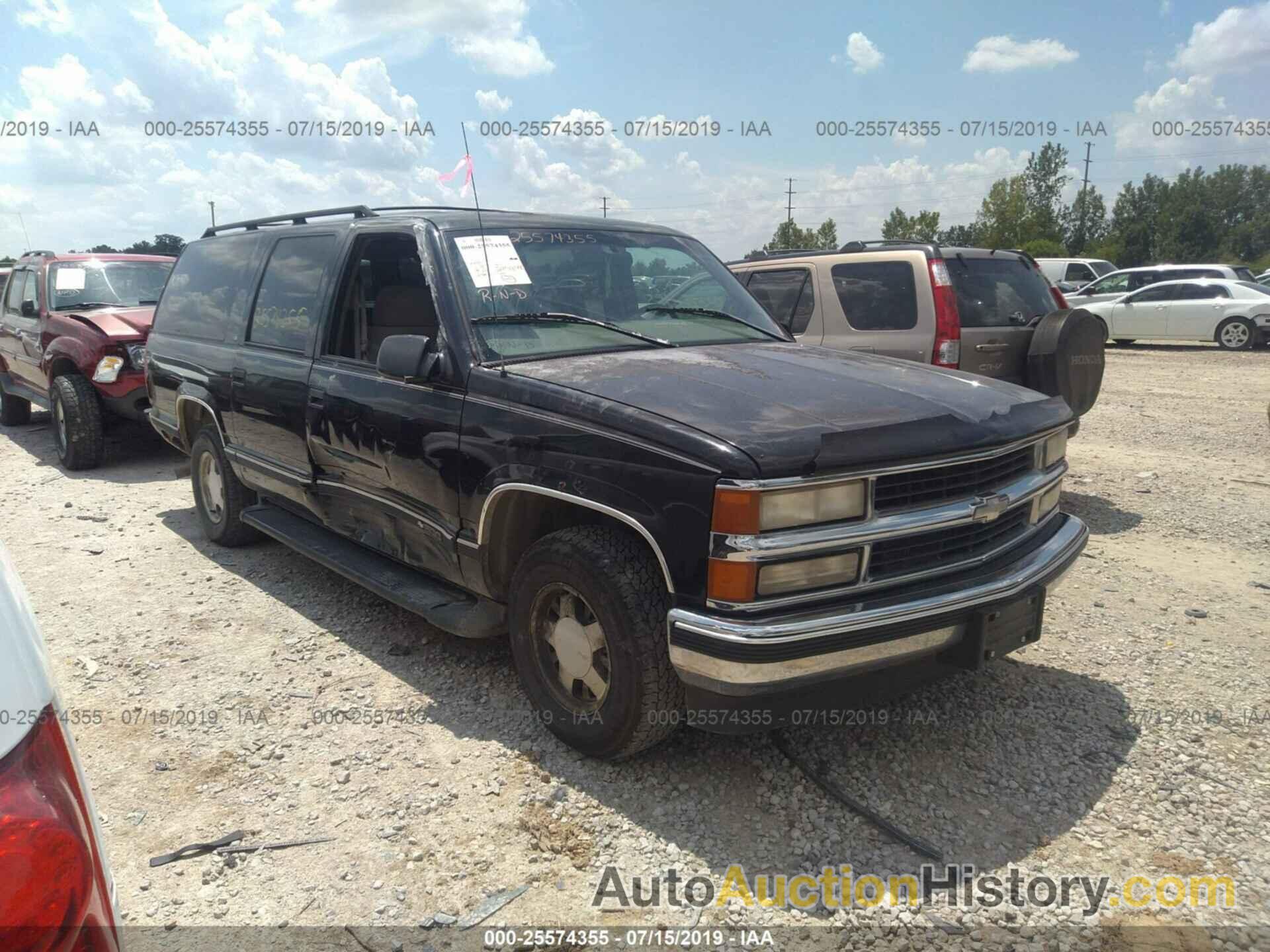 CHEVROLET SUBURBAN C1500, 1GNEC16R5VJ406356