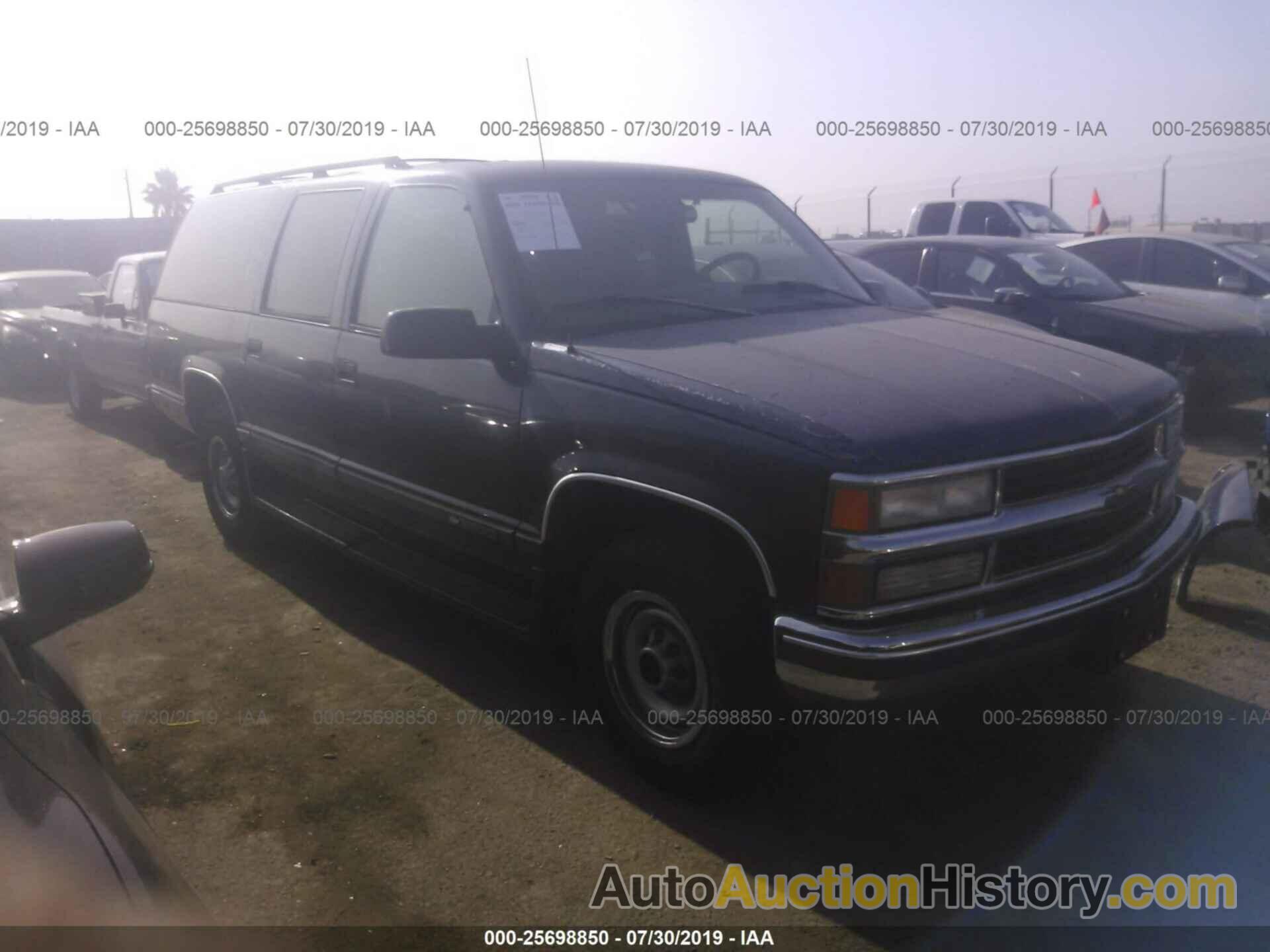 CHEVROLET SUBURBAN C2500, 3GNGC26J3VG156030