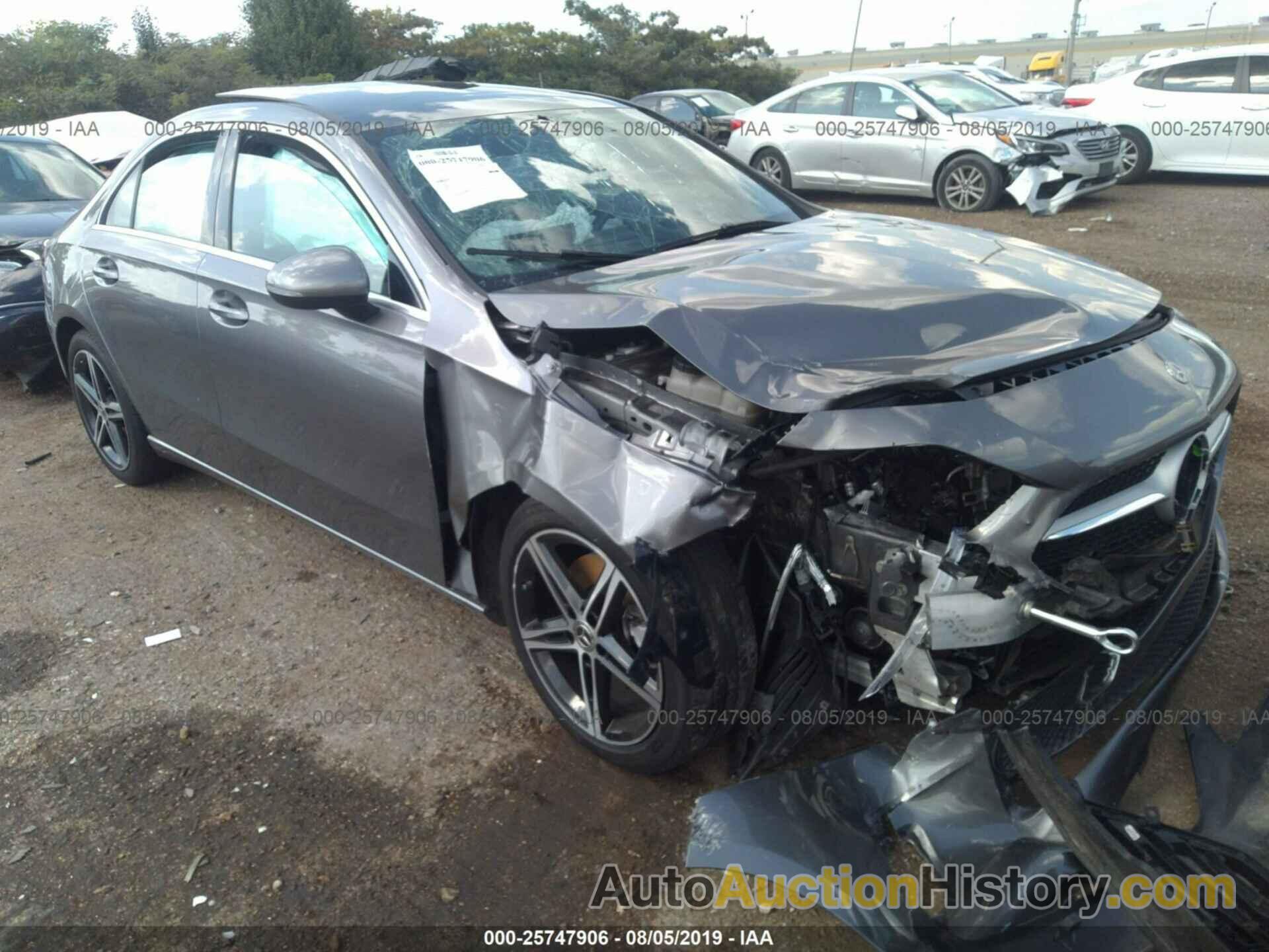 MERCEDES-BENZ A 220 4MATIC, WDD3G4EB1KW010701