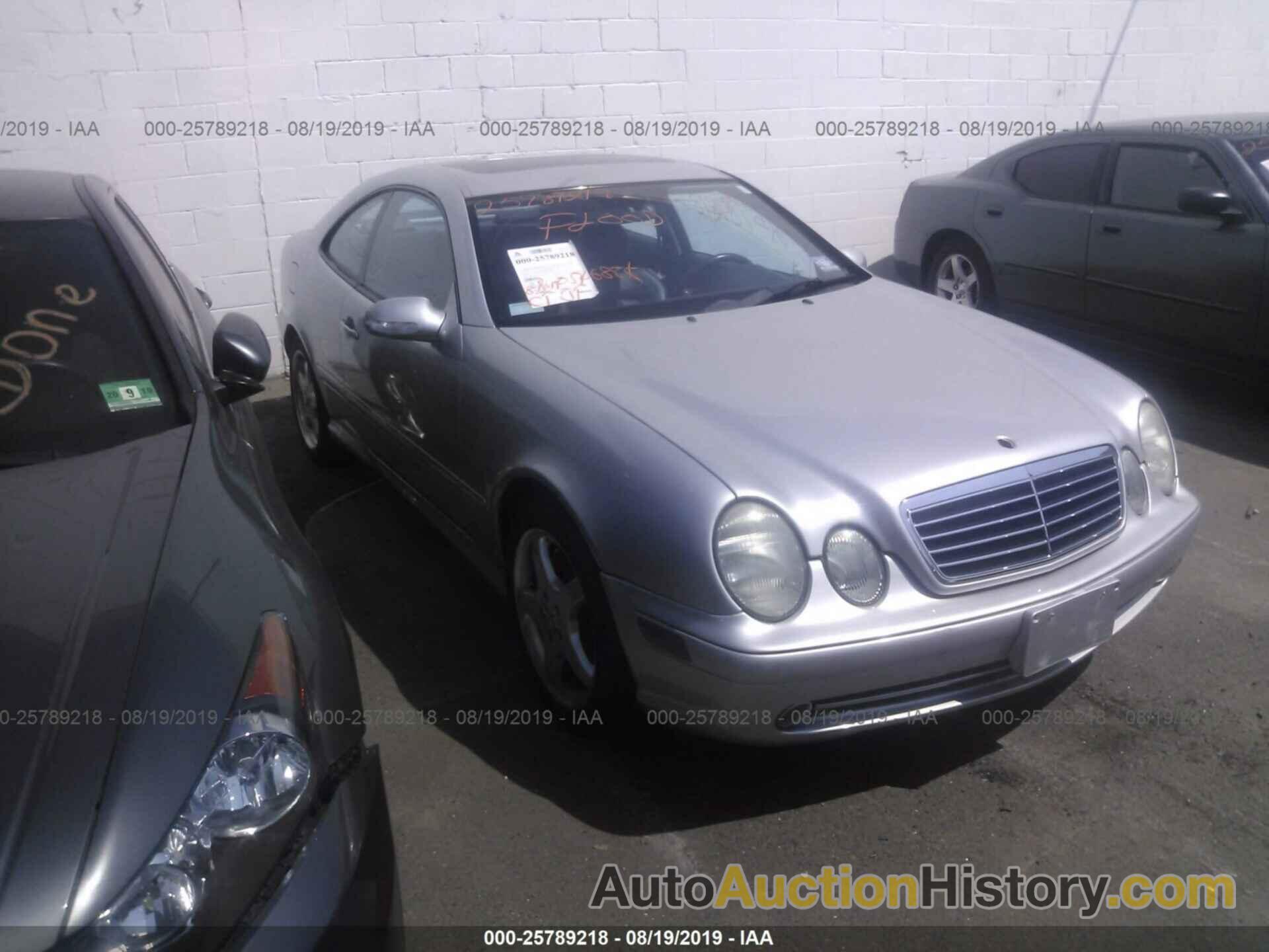 MERCEDES-BENZ CLK 430, WDBLJ70G02T100700