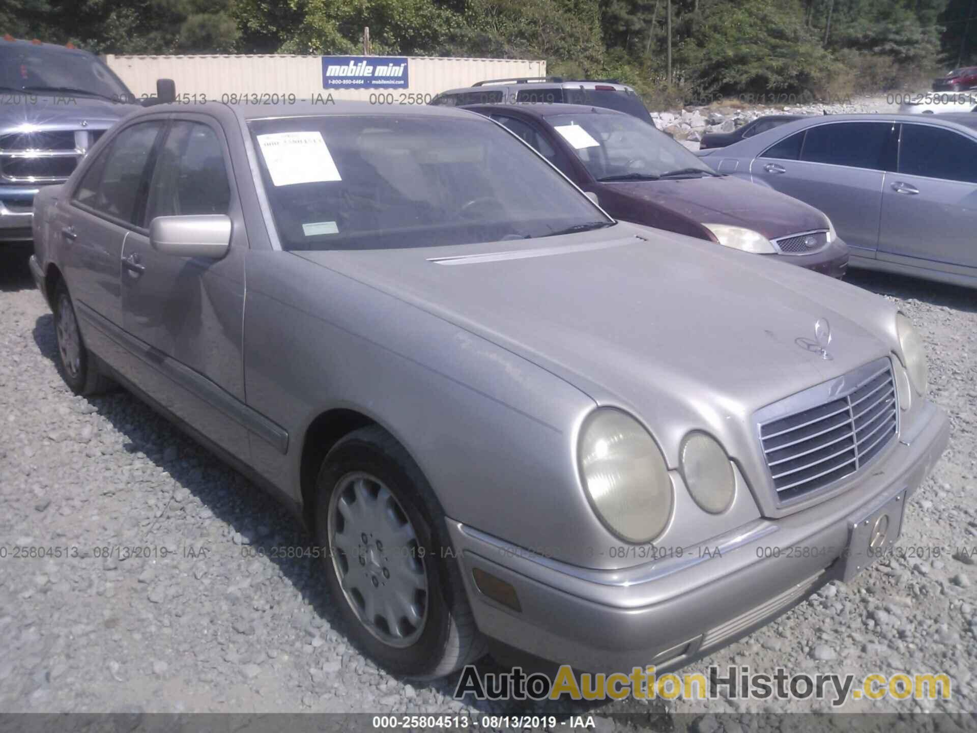 MERCEDES-BENZ E 320, WDBJF55FXVA425156