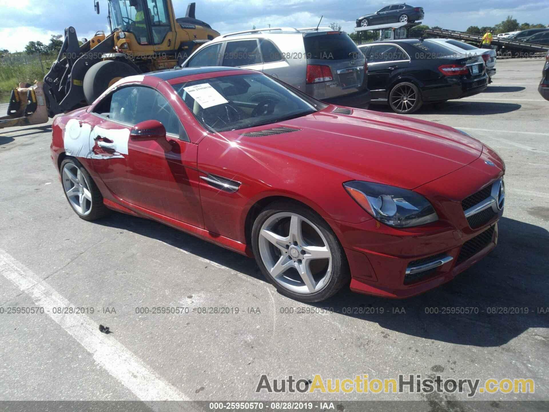 MERCEDES-BENZ SLK 350, WDDPK5HA4DF054705