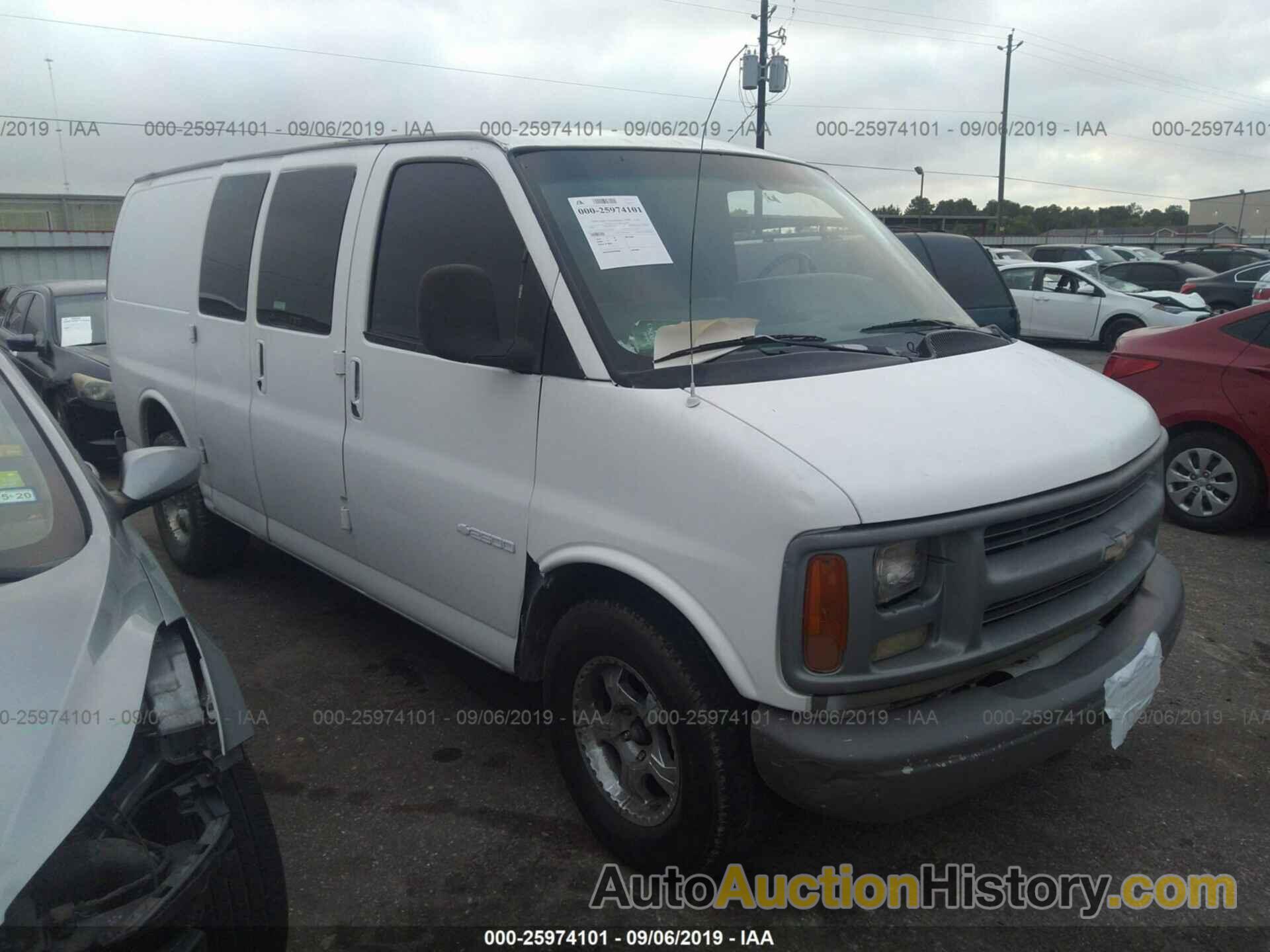 CHEVROLET EXPRESS G2500, 1GCFG25R3X1062957