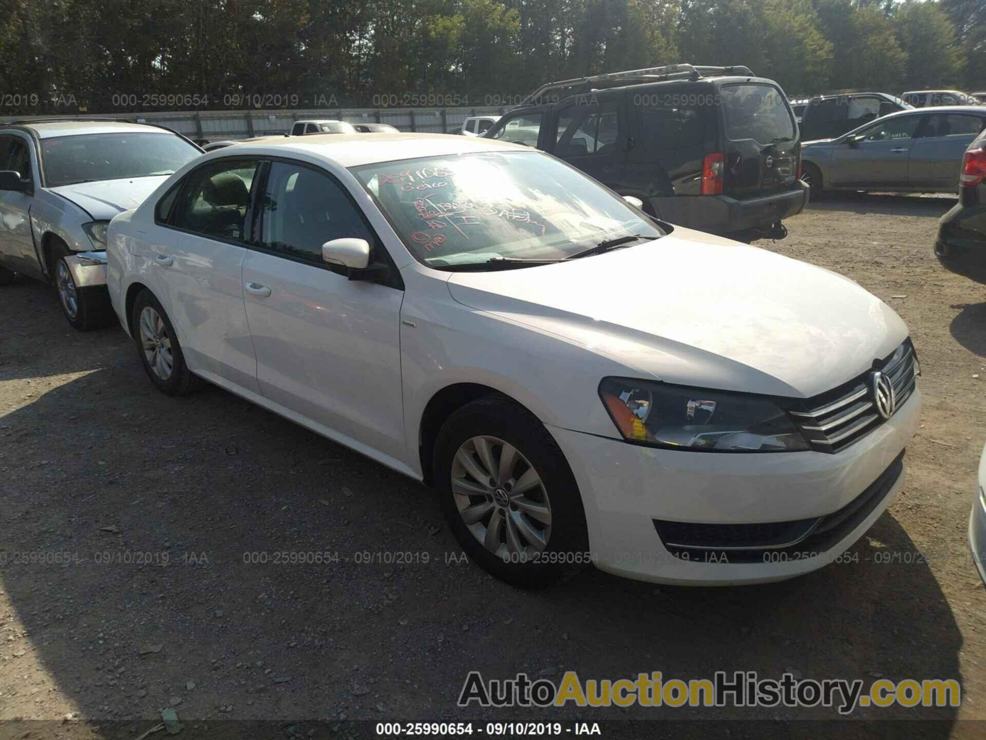 VOLKSWAGEN PASSAT S, 1VWAT7A37FC042358