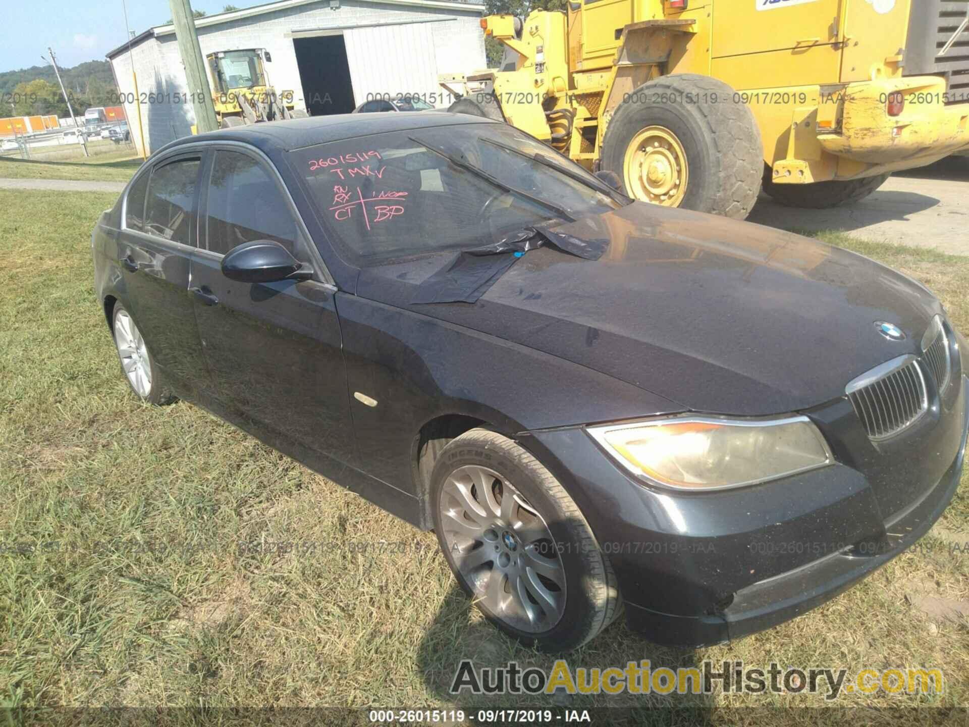 BMW 330 I, WBAVB33556KR80151