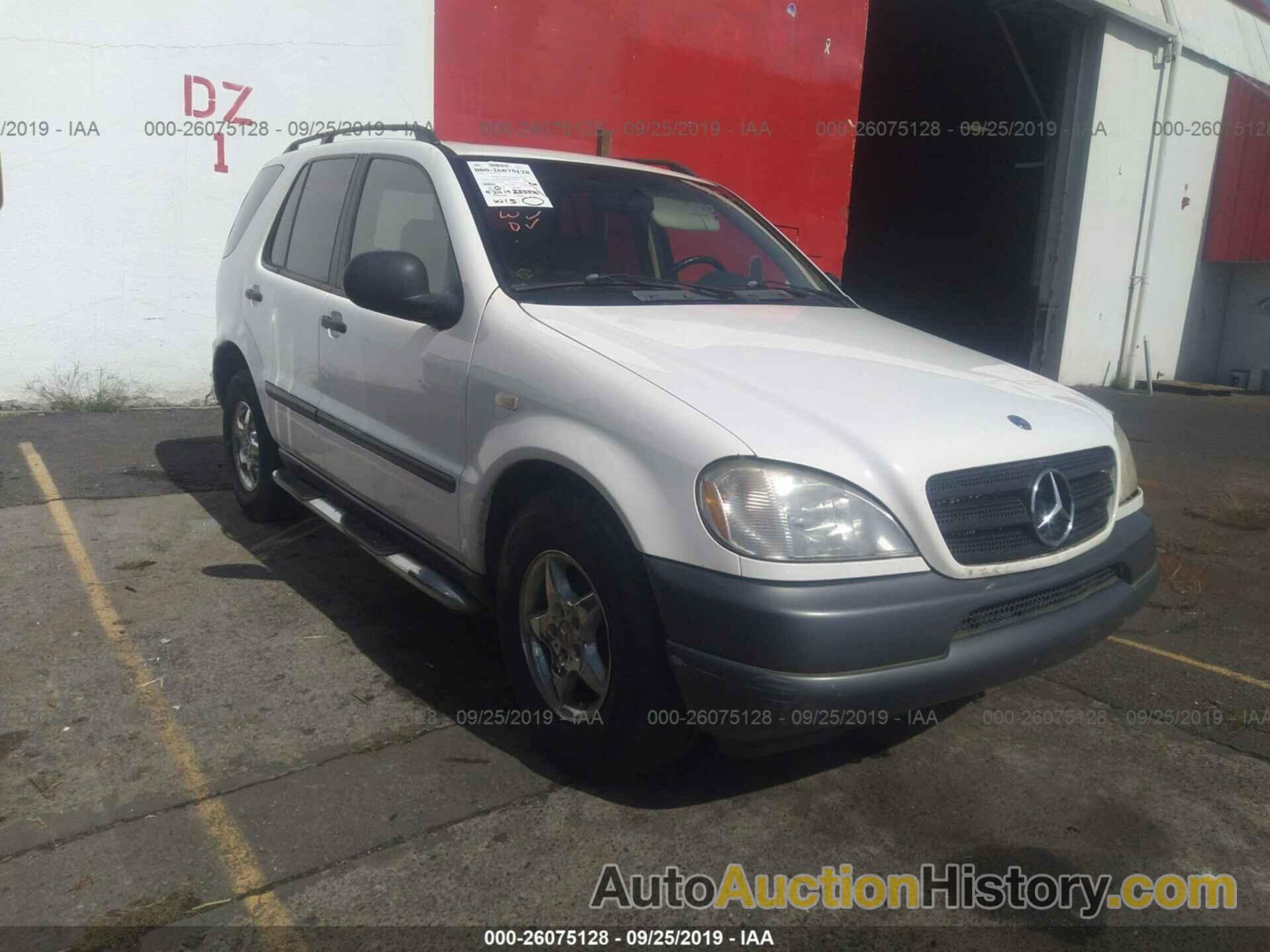 MERCEDES-BENZ ML 320, 4JGAB54E5WA040106