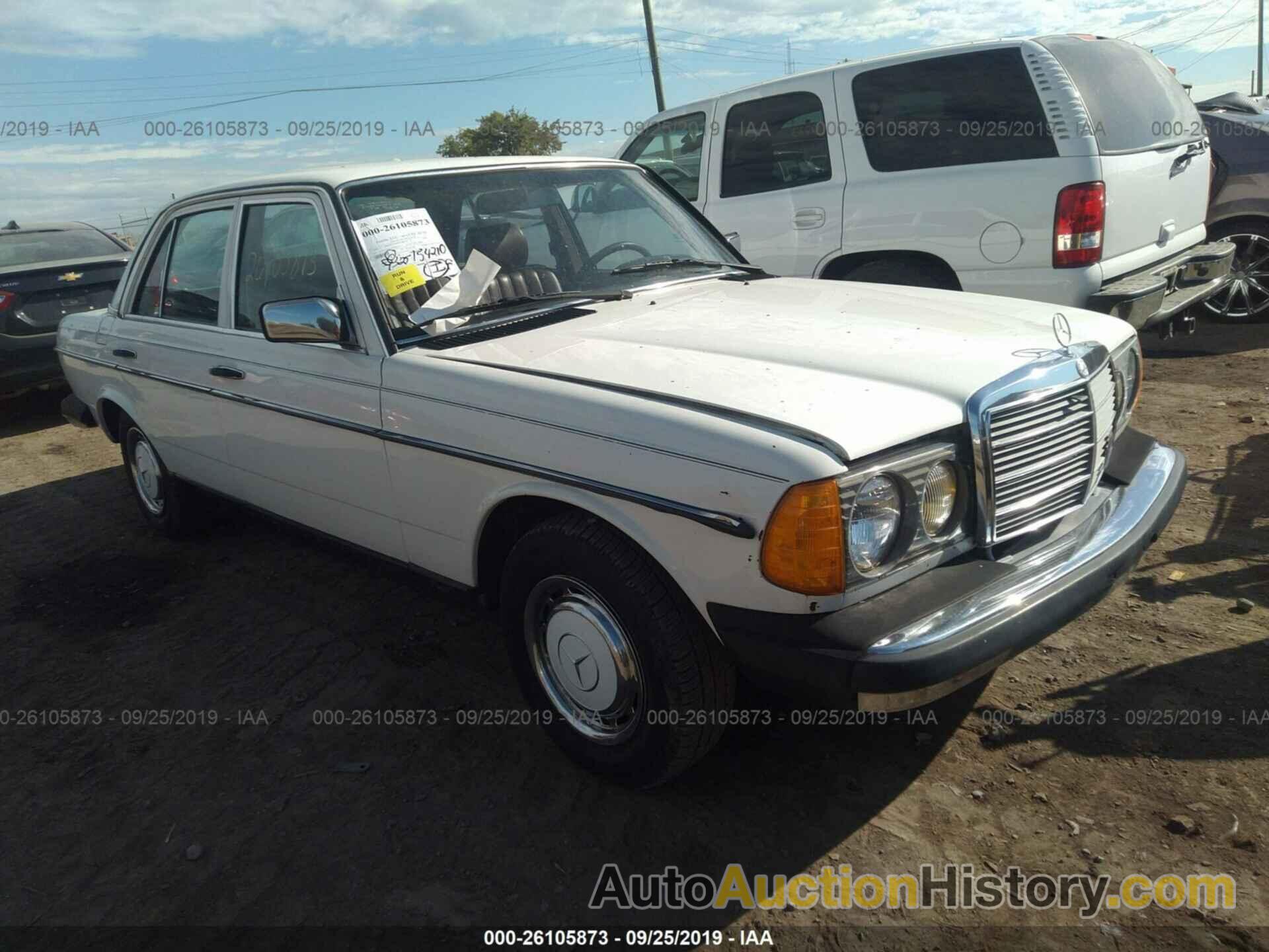 Mercedes-benz 240 D, WDBAB23A3DB400710