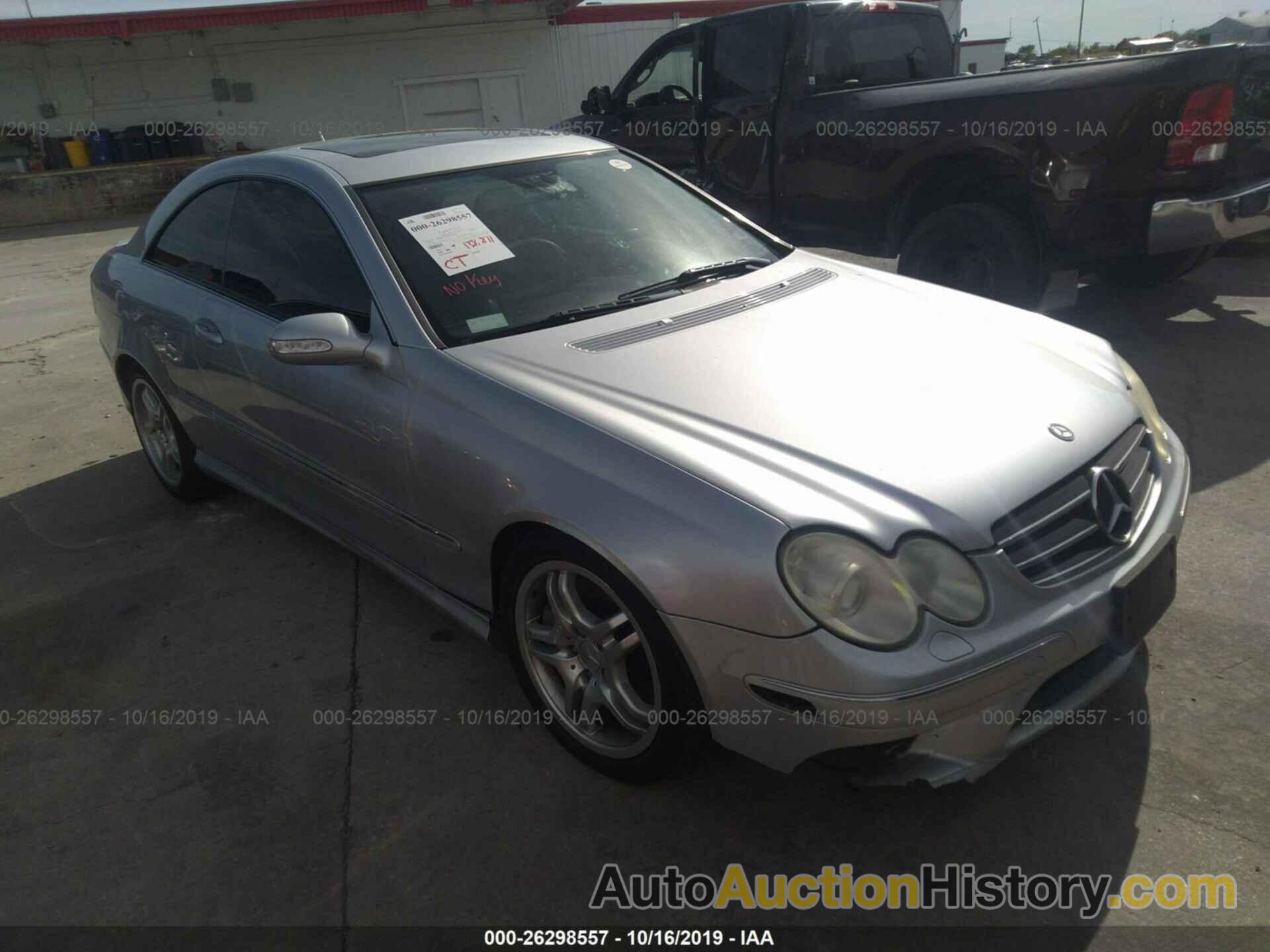 MERCEDES-BENZ CLK 550, WDBTJ72H98F251743