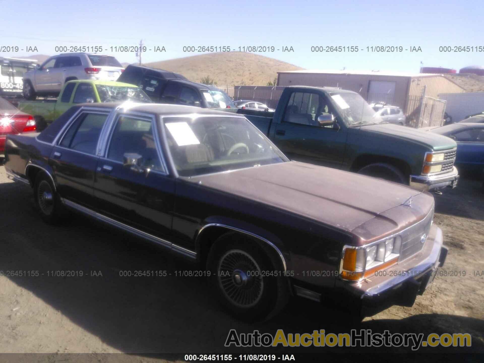 FORD CROWN VICTORIA LX, 2FACP74F3LX130799