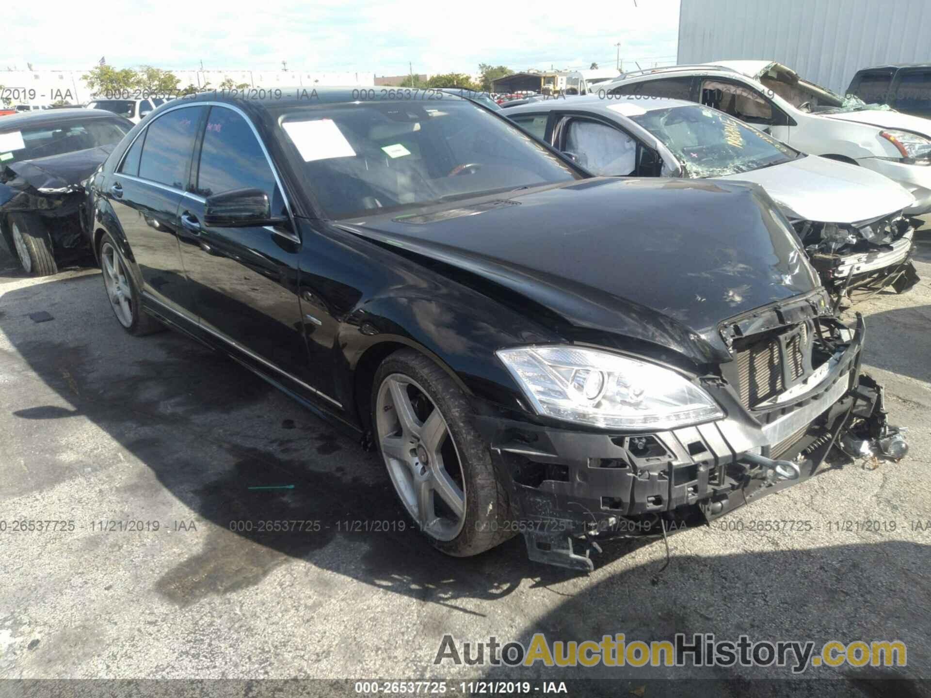 MERCEDES-BENZ S 550, WDDNG7DB3CA441213