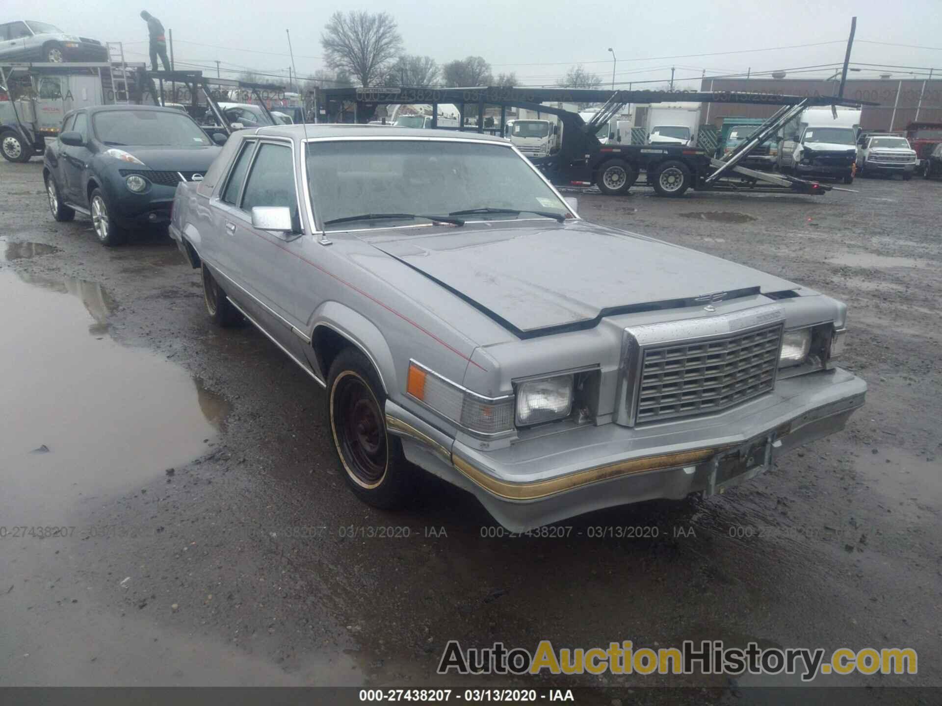 FORD THUNDERBIRD, 1FABP42D2BH138810