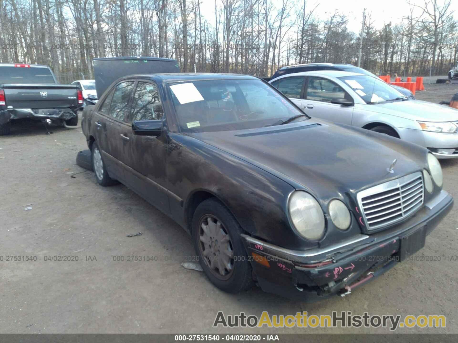 MERCEDES-BENZ E 320, WDBJF65F5WA561587