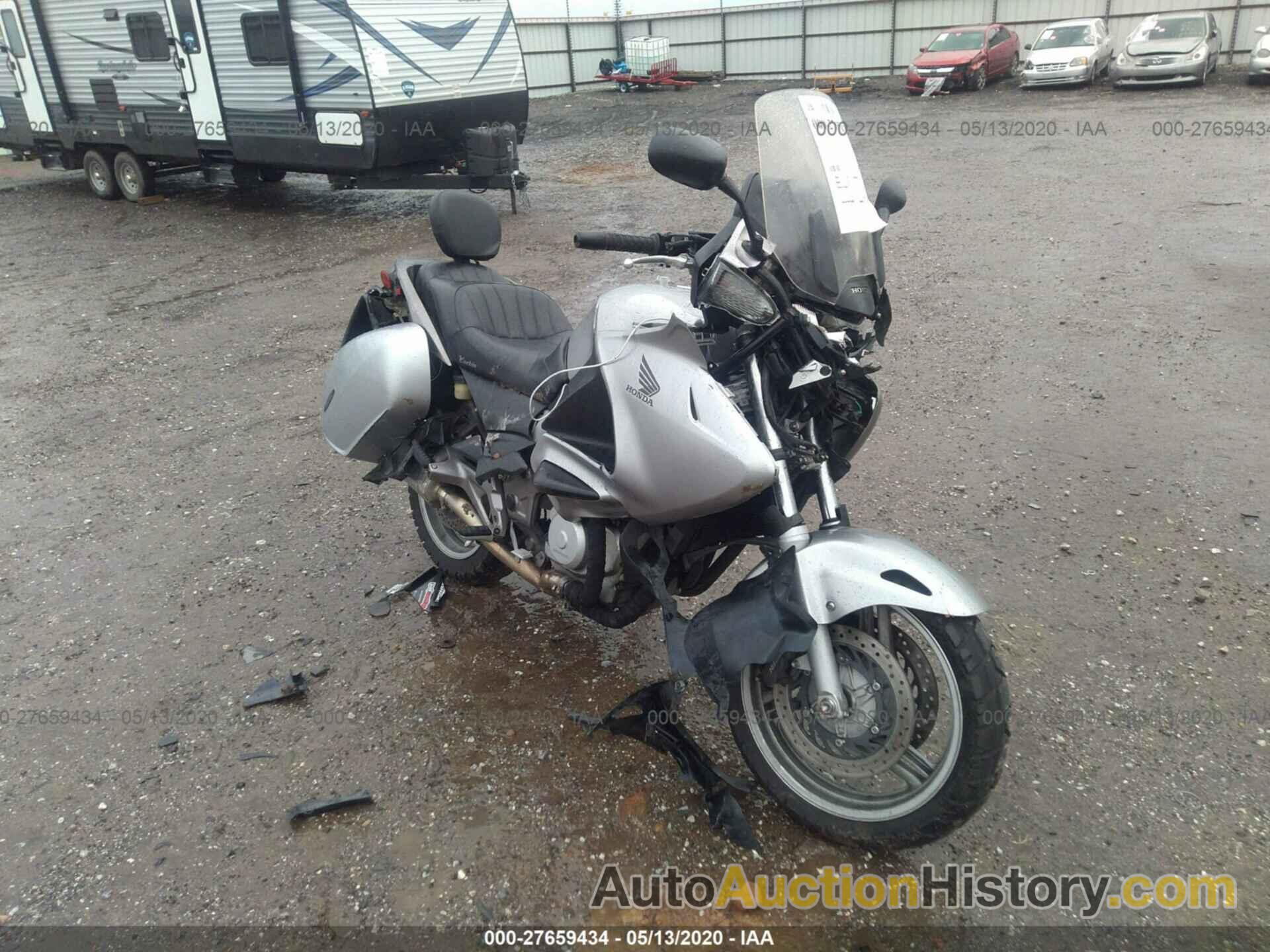 HONDA NT700 V, VTMRC5224AE000817