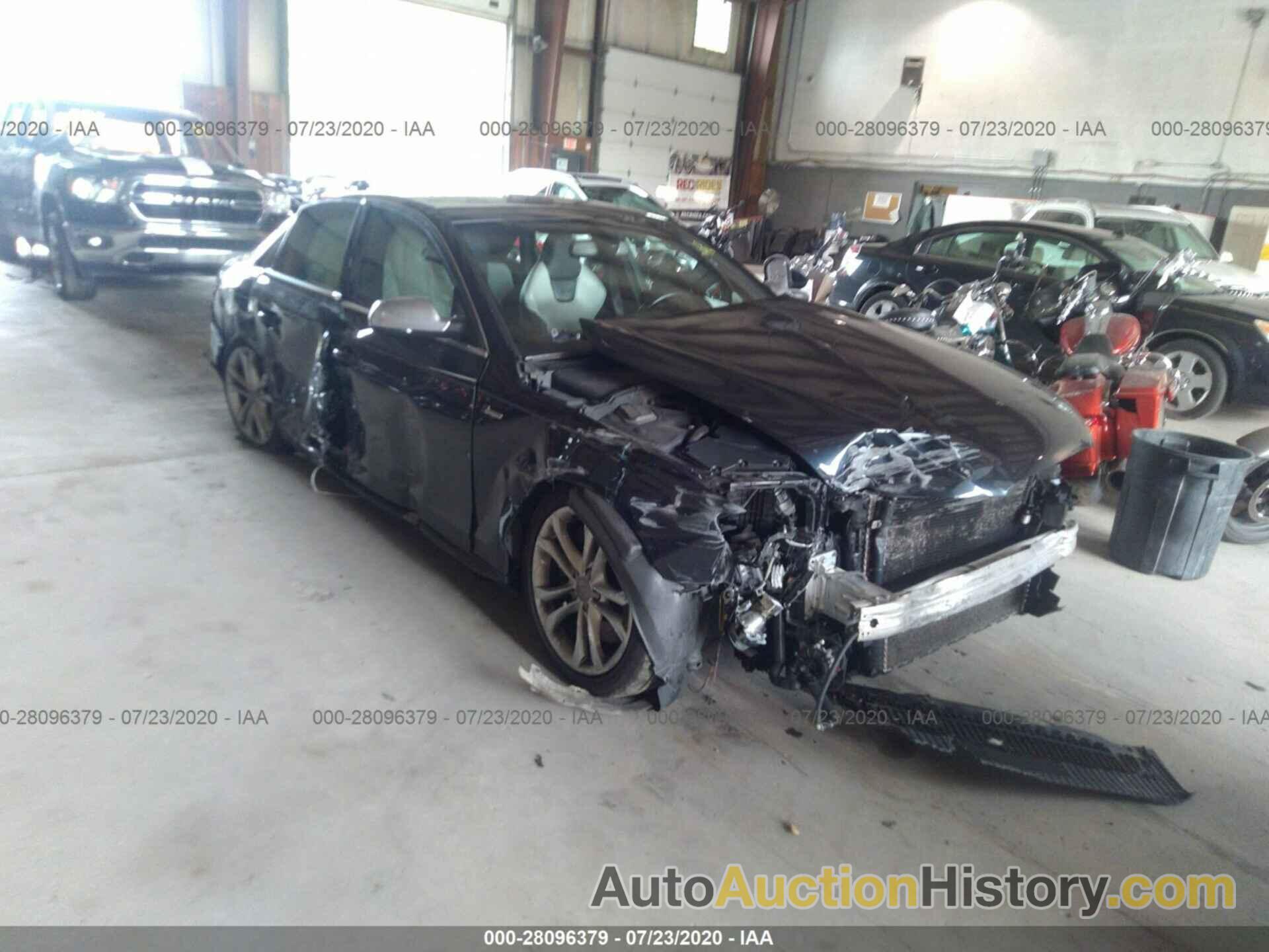 AUDI S4 PRESTIGE, WAUMGAFL1DA105485