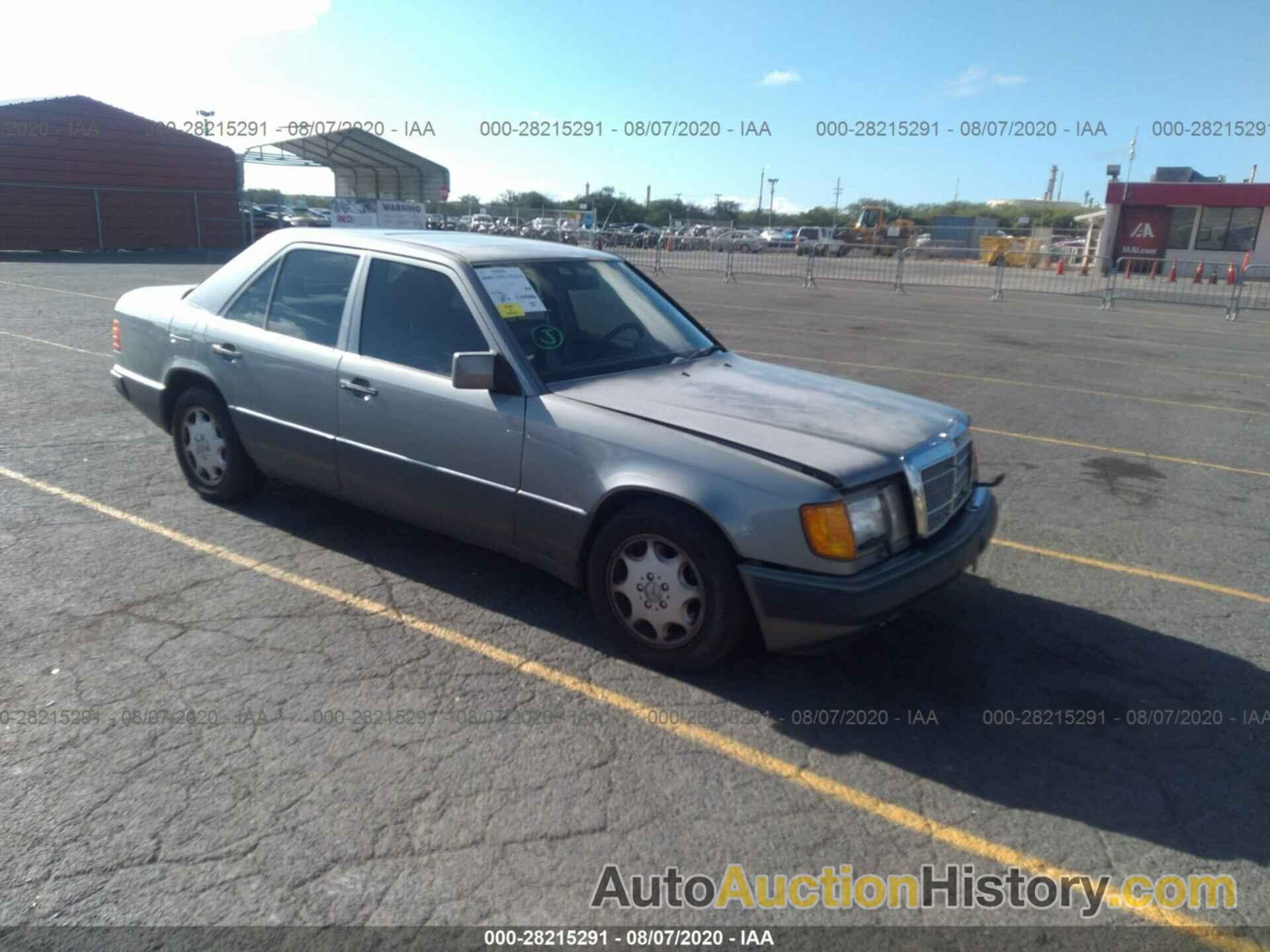 MERCEDES-BENZ 400 E, WDBEA34E6NB690017