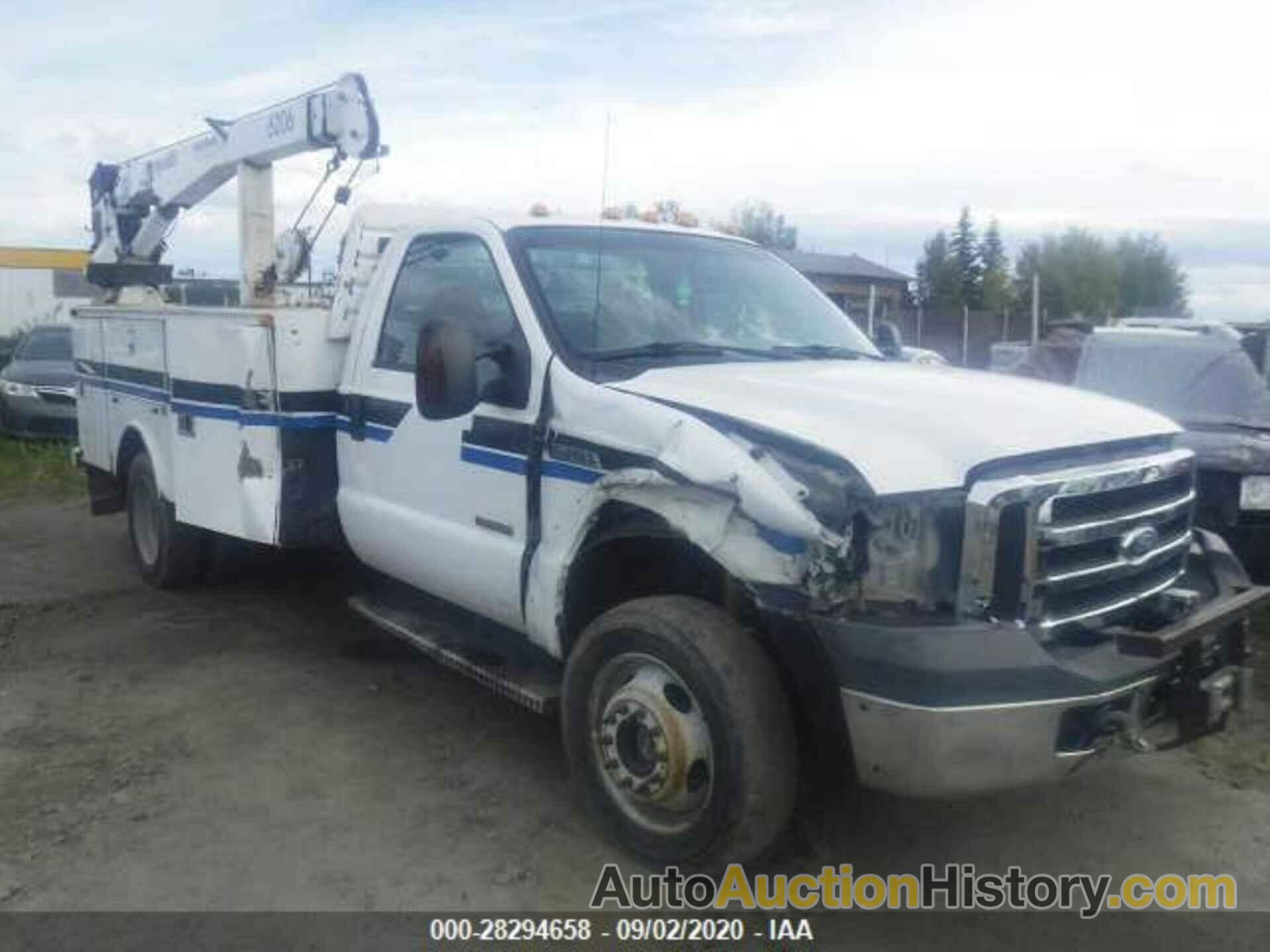 FORD SUPER DUTY F-550 DRW XL/XLT, 1FDAF57PX5ED13226