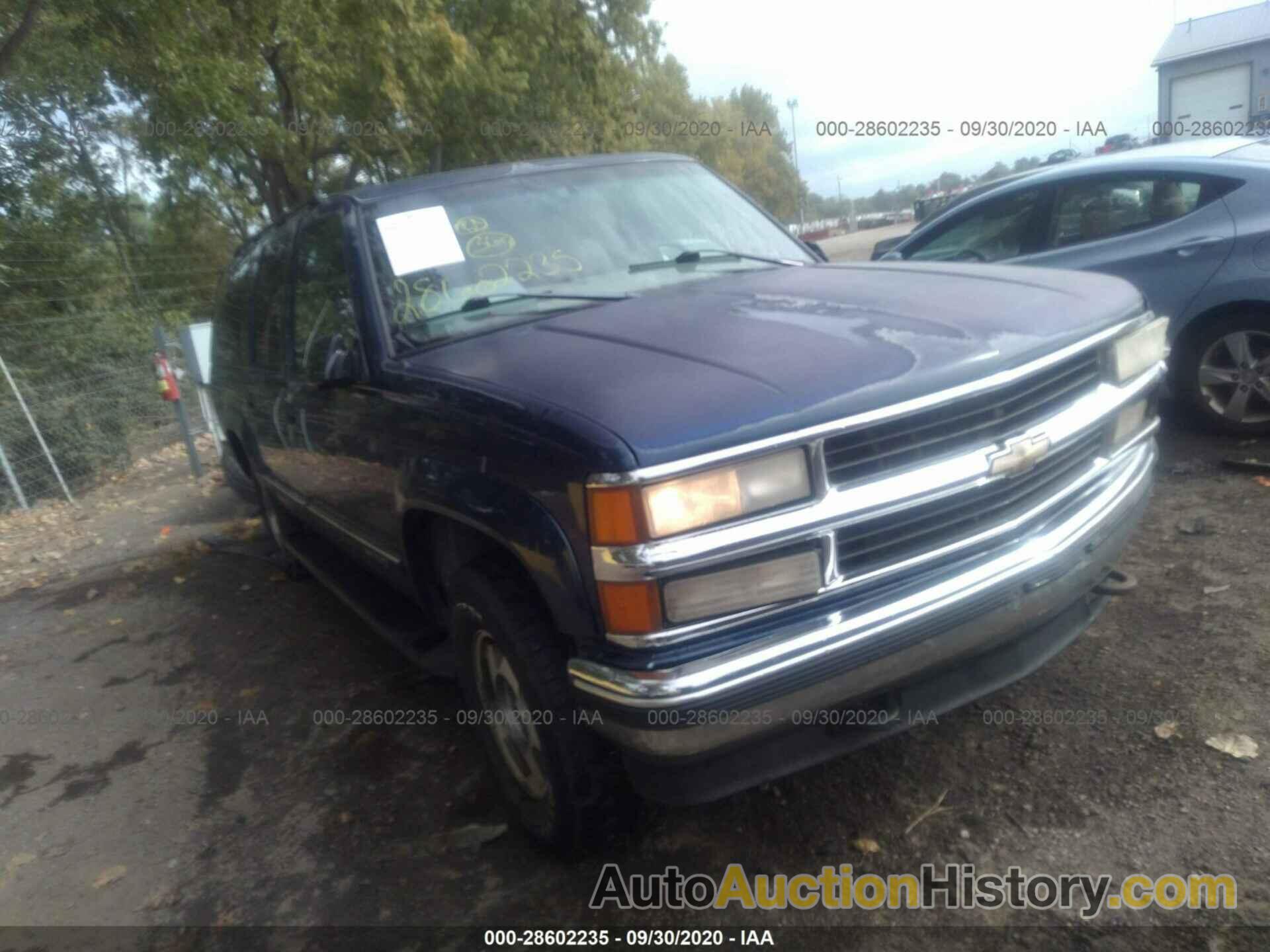 CHEVROLET SUBURBAN, 1GNFK16R1WJ328313