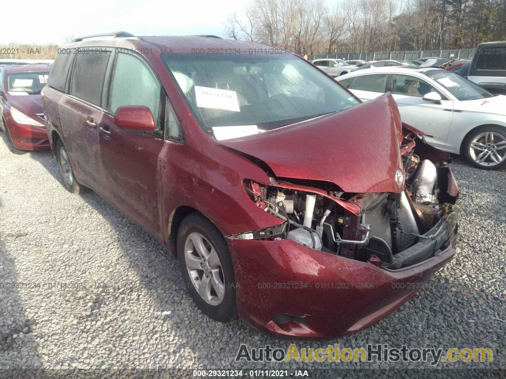 TOYOTA SIENNA LE, 5TDKZ3DC3HS859600