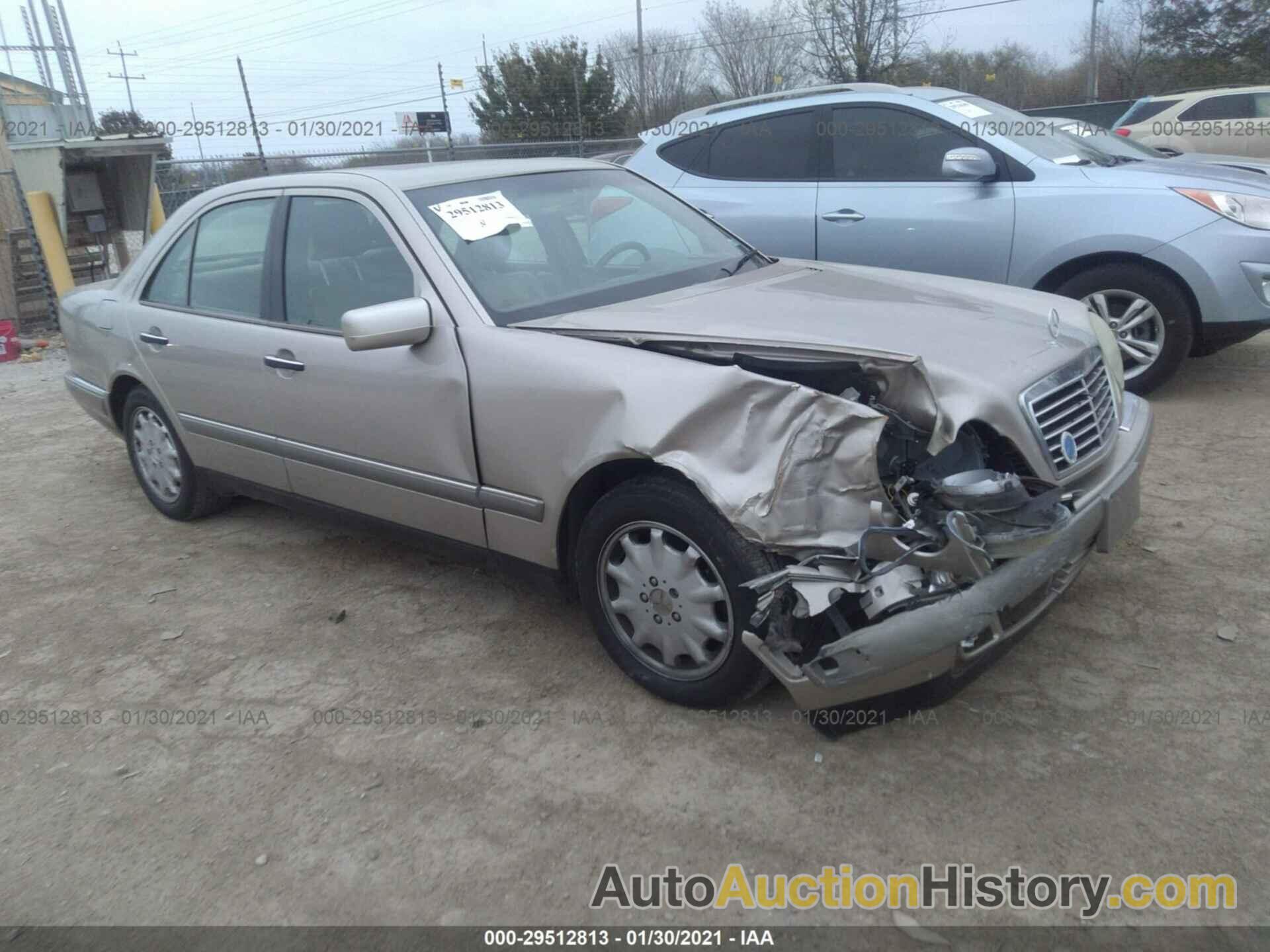 MERCEDES-BENZ E 320, WDBJF55F9TJ016613