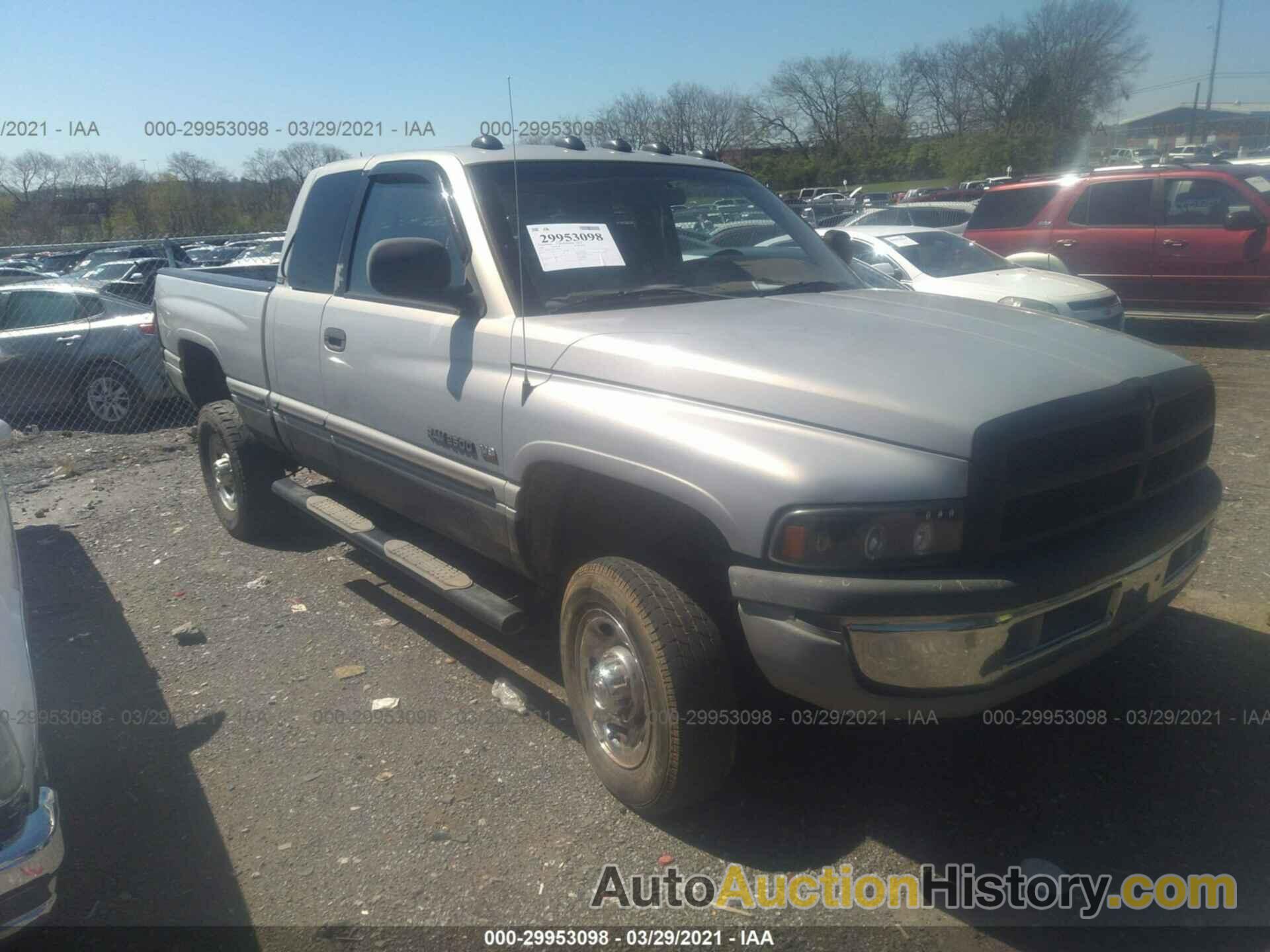 DODGE RAM 2500, 3B7KF23Z8XG119899